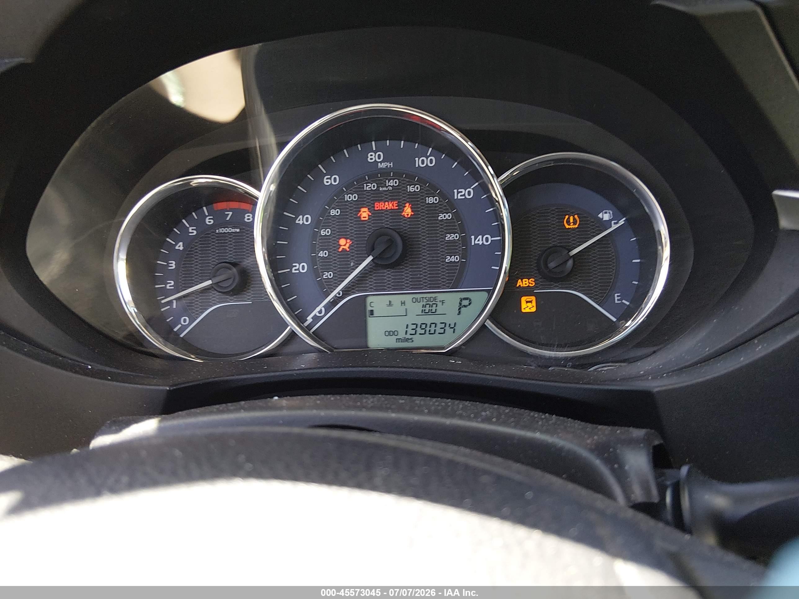 2015 Toyota Corolla Le Plus Бордовый vin: 5YFBURHE0FP185909