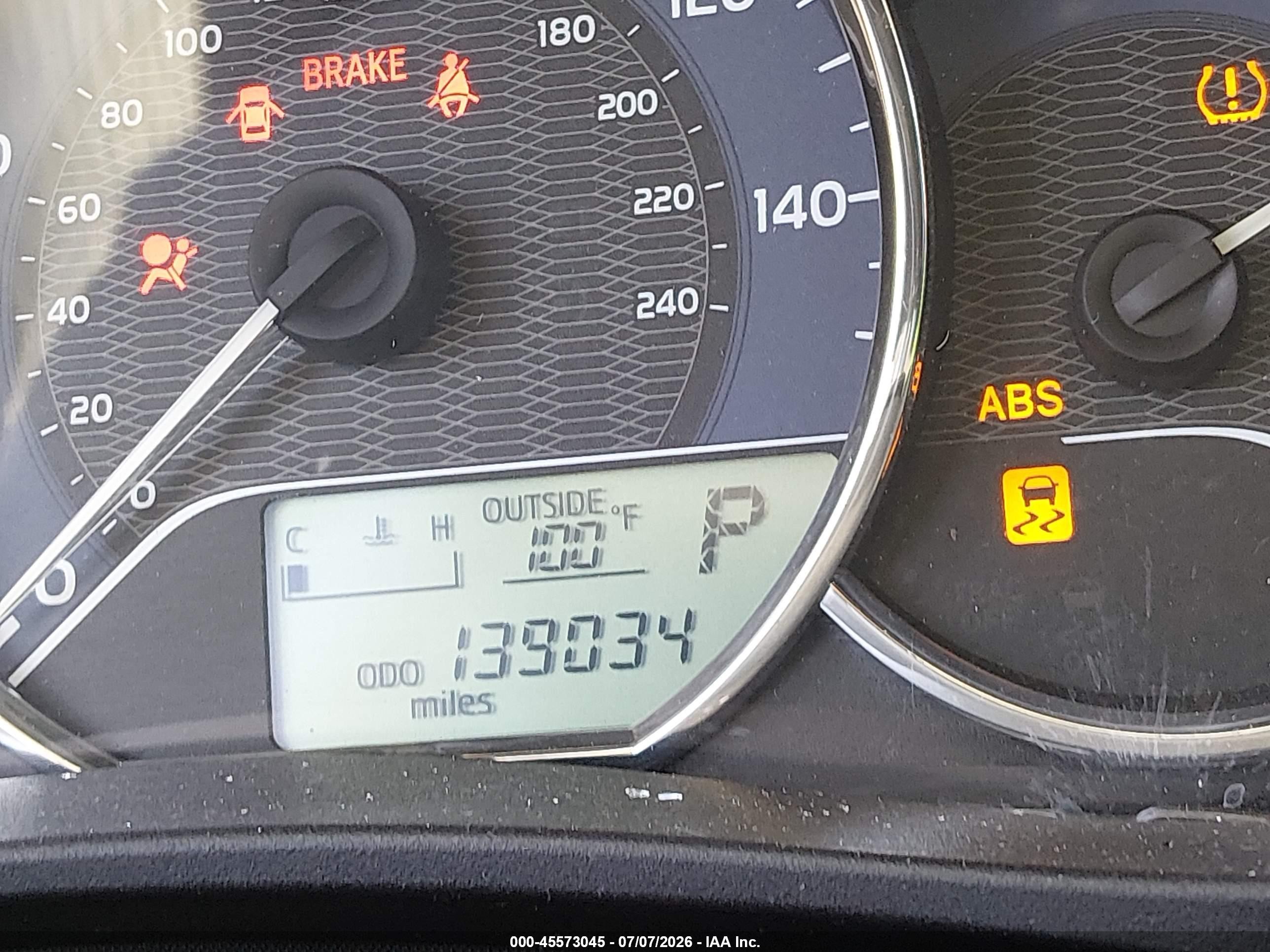 2015 Toyota Corolla Le Plus Бордовый vin: 5YFBURHE0FP185909