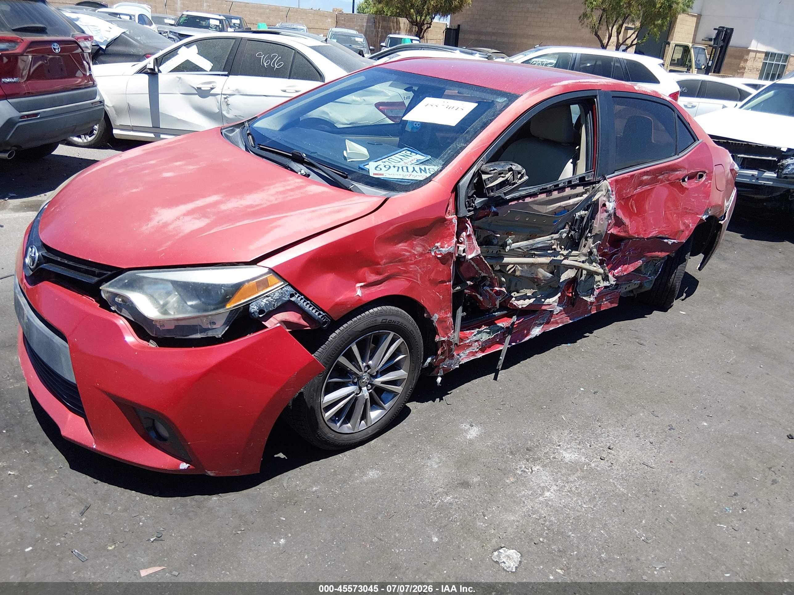 2015 Toyota Corolla Le Plus Бордовый vin: 5YFBURHE0FP185909