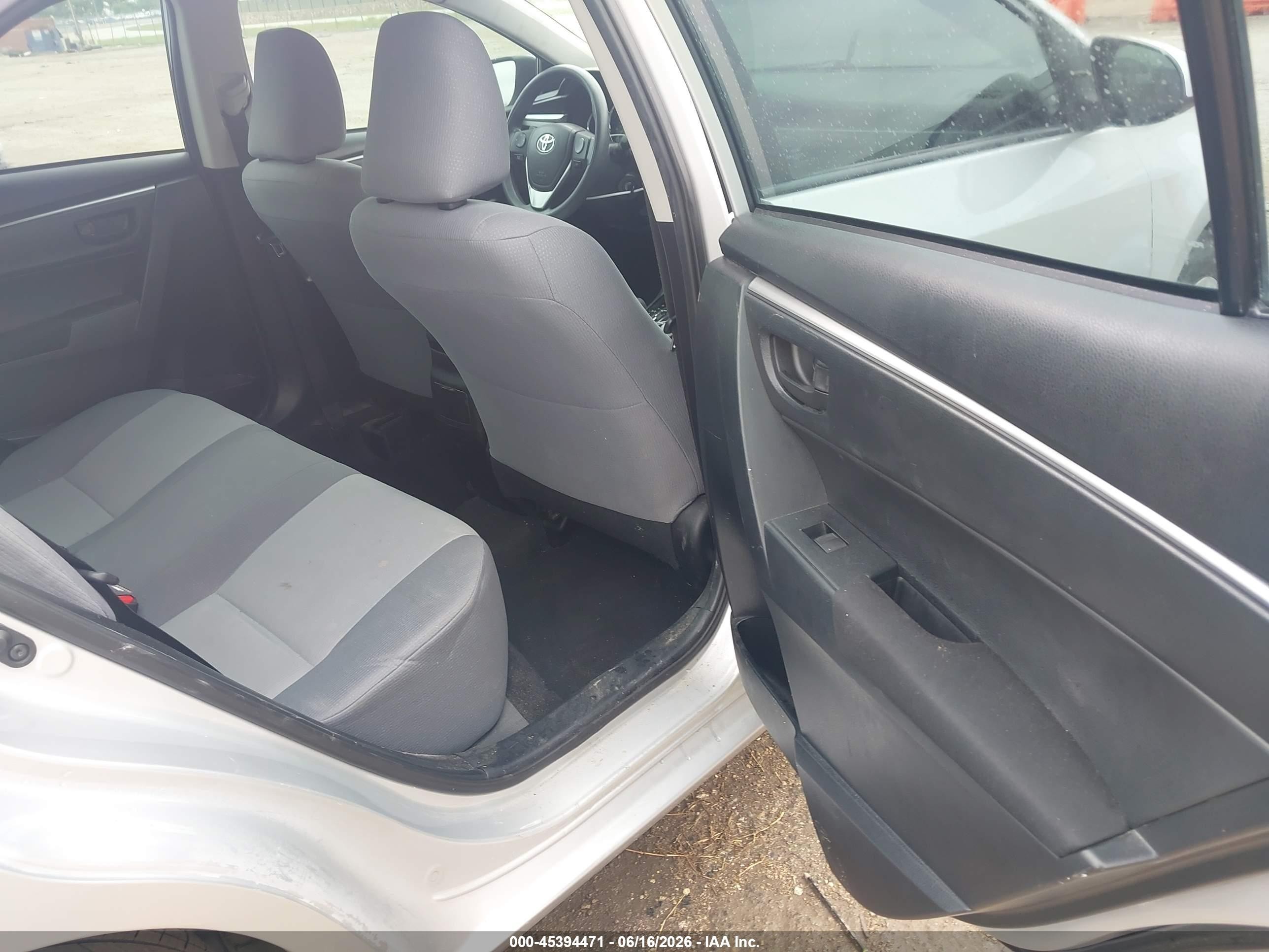 2015 Toyota Corolla L Серебряный vin: 5YFBURHE0FP186459
