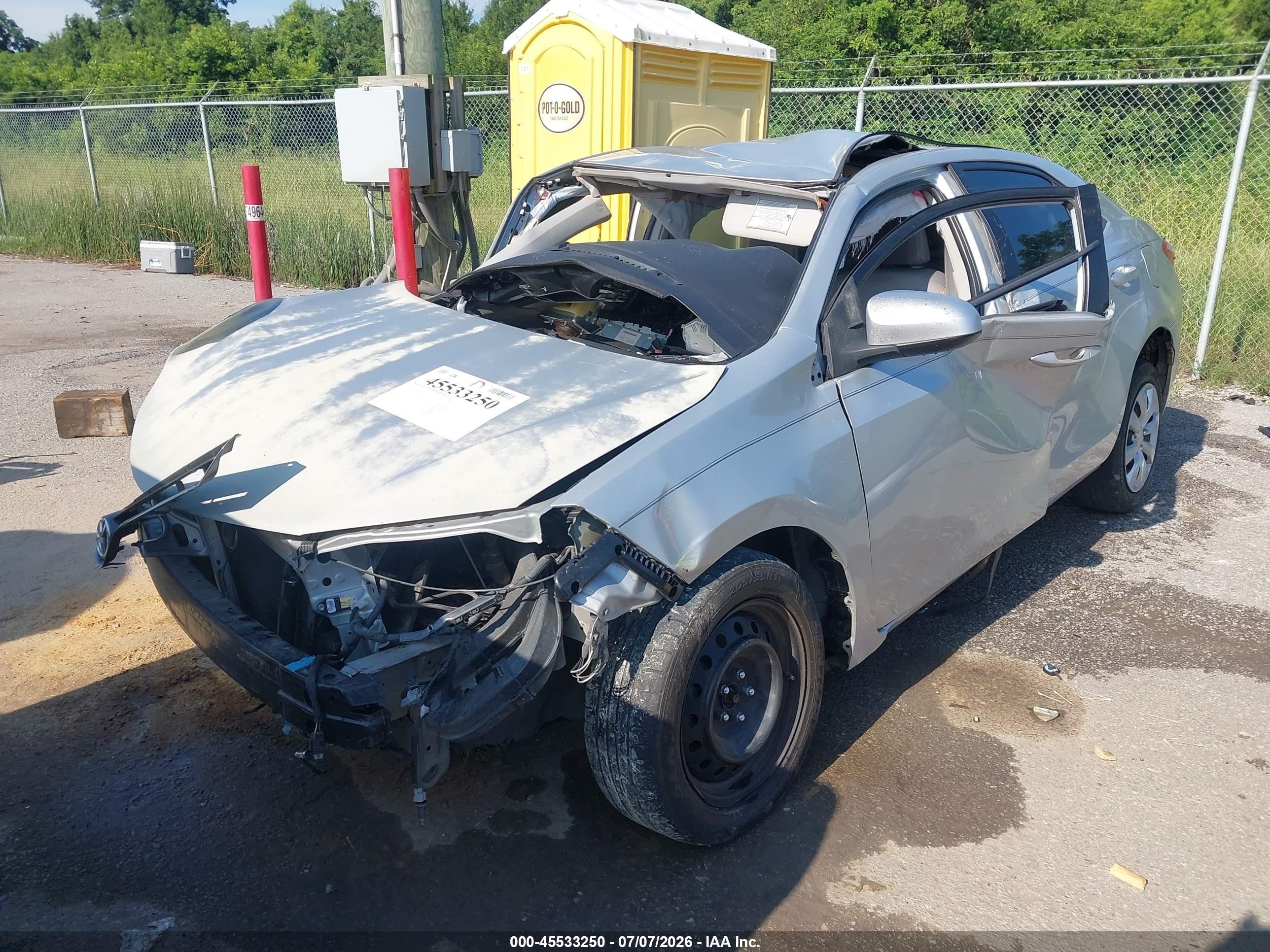 2015 Toyota Corolla Le Silver vin: 5YFBURHE0FP192259