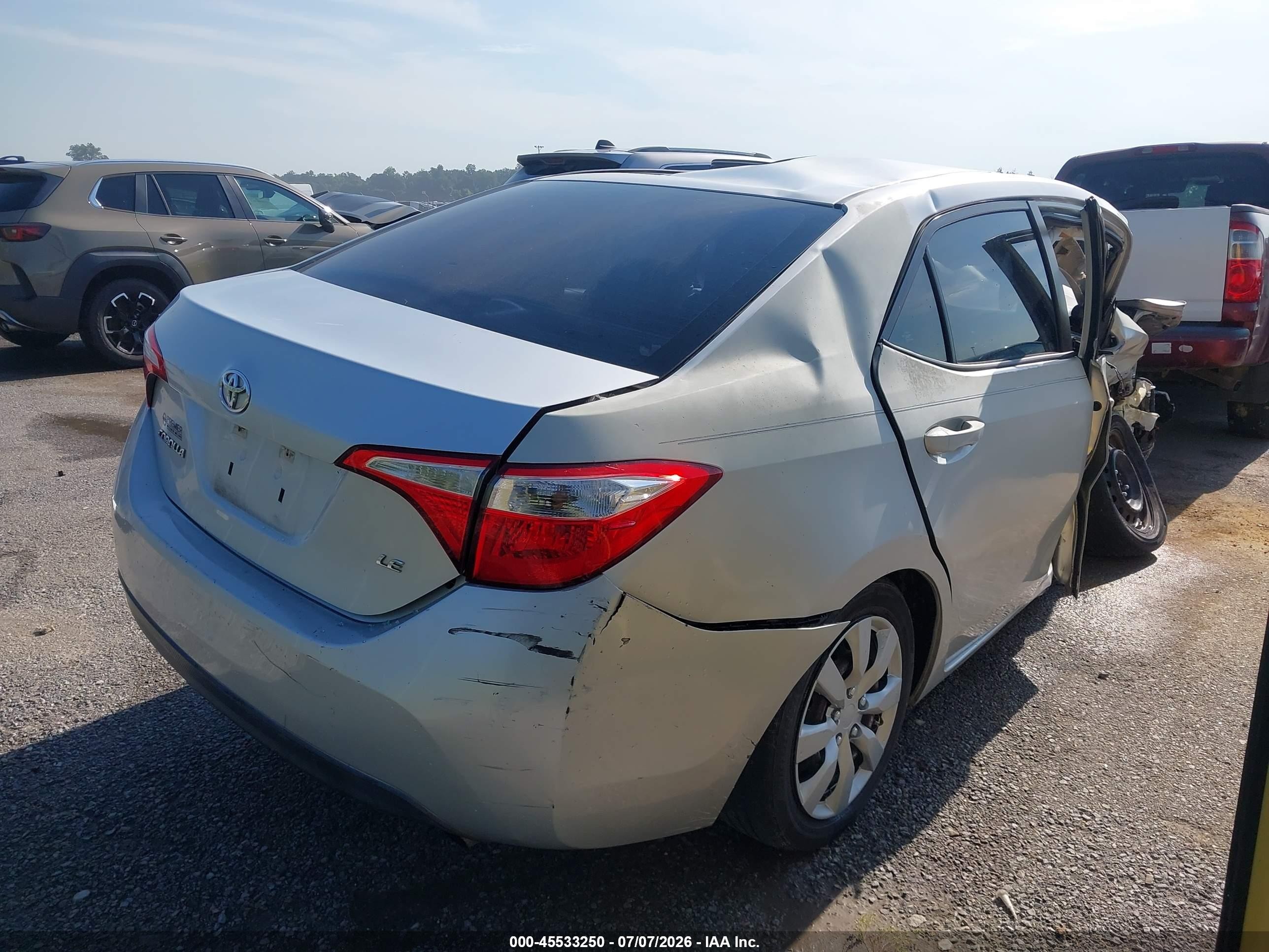 2015 Toyota Corolla Le Silver vin: 5YFBURHE0FP192259