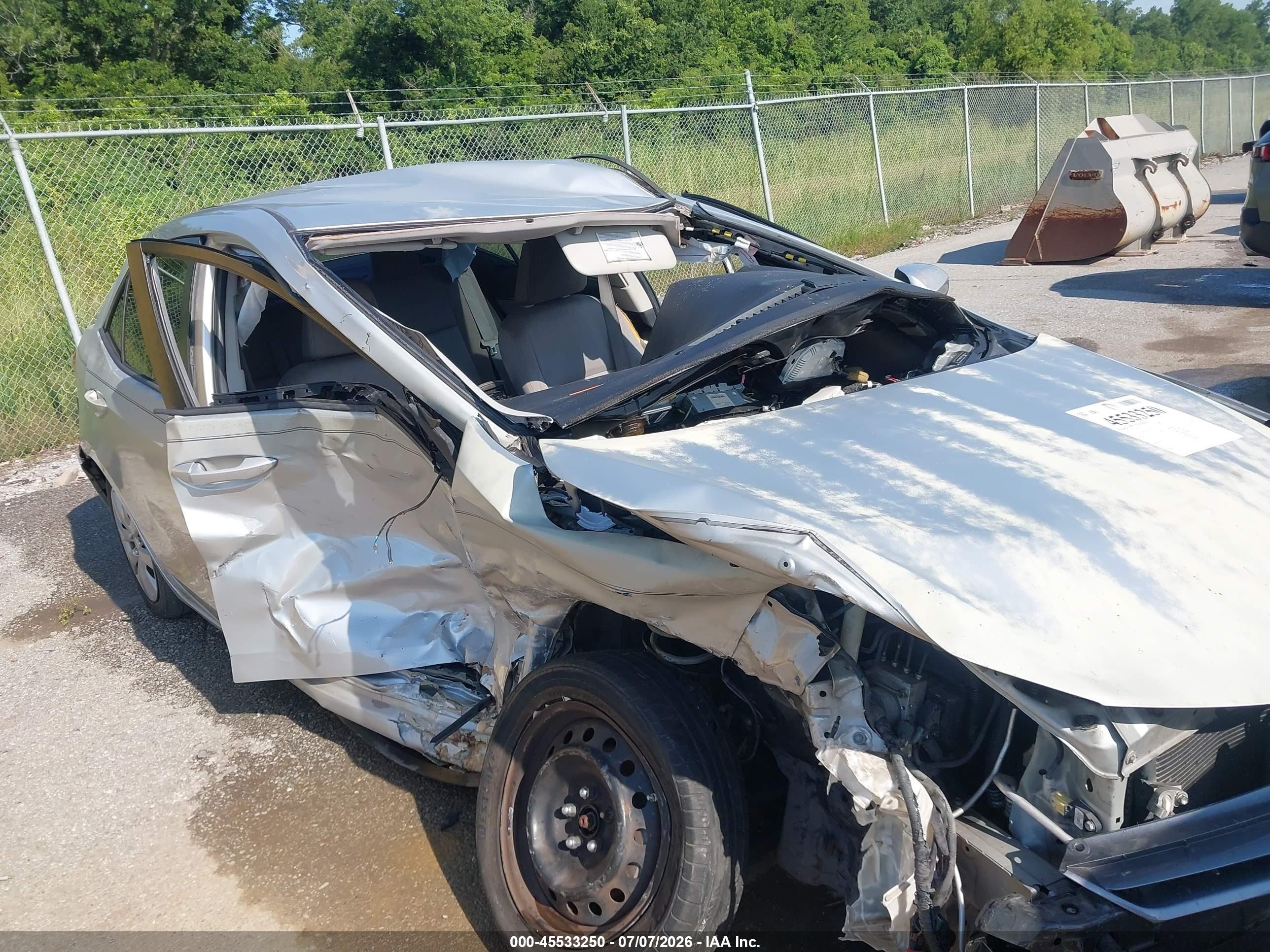 2015 Toyota Corolla Le Silver vin: 5YFBURHE0FP192259