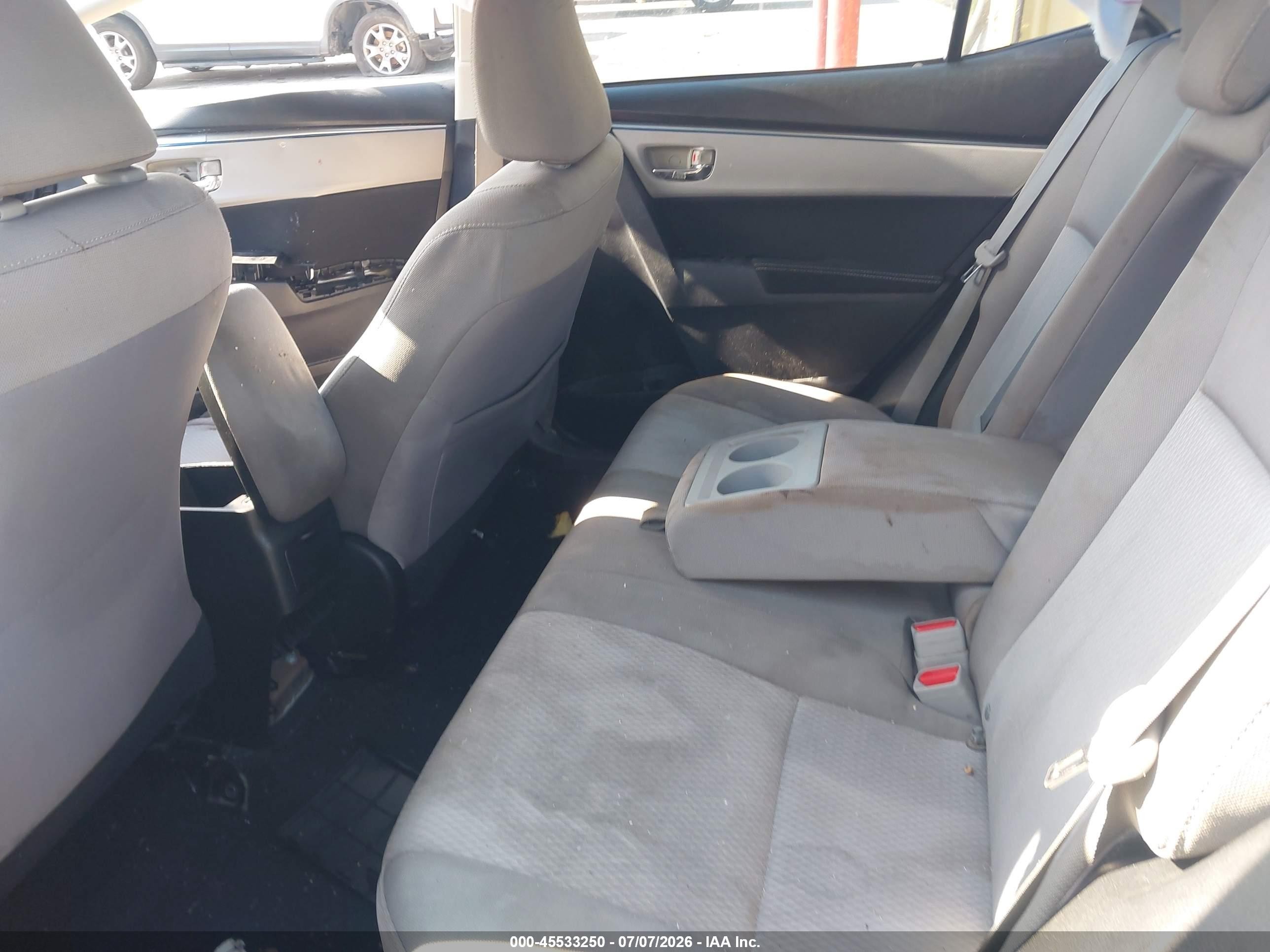 2015 Toyota Corolla Le Silver vin: 5YFBURHE0FP192259