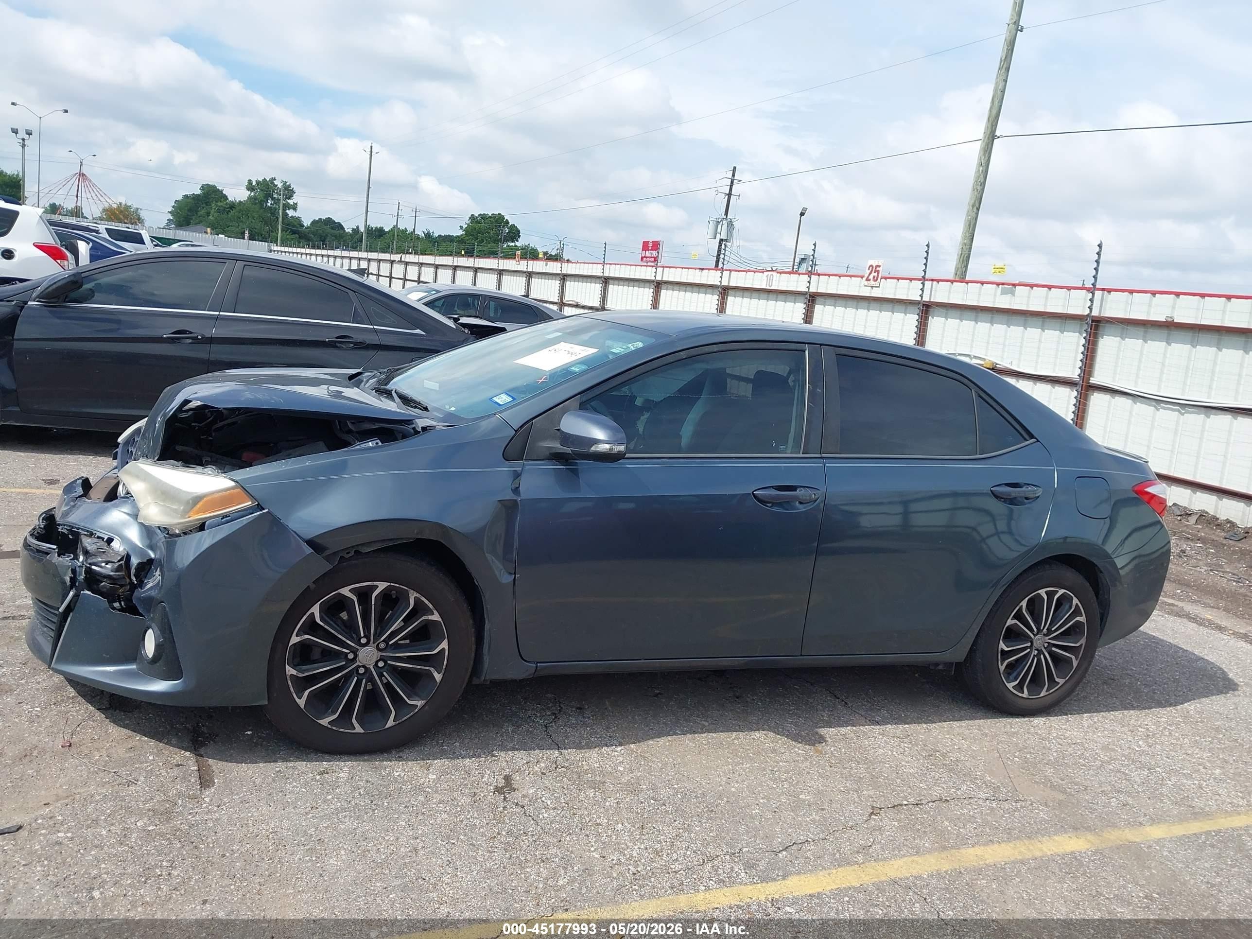 2015 Toyota Corolla S Plus Blue vin: 5YFBURHE0FP225275