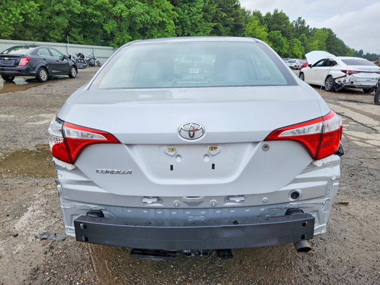 2015 Toyota Corolla L Silver vin: 5YFBURHE0FP231805