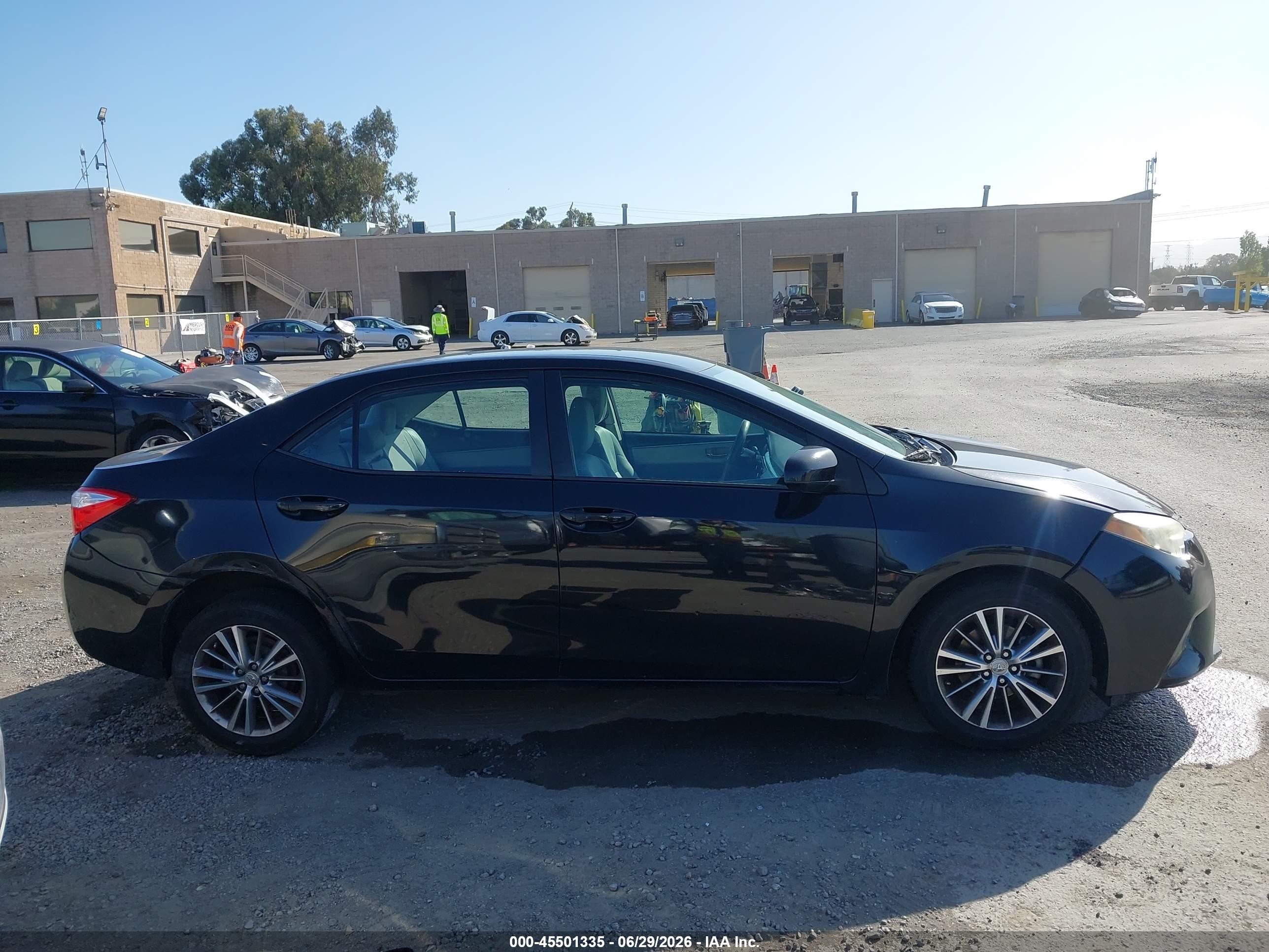 2015 Toyota Corolla Le Plus Black vin: 5YFBURHE0FP238561