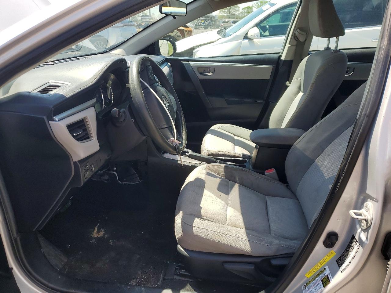 2015 Toyota Corolla Le Серебряный vin: 5YFBURHE0FP240164