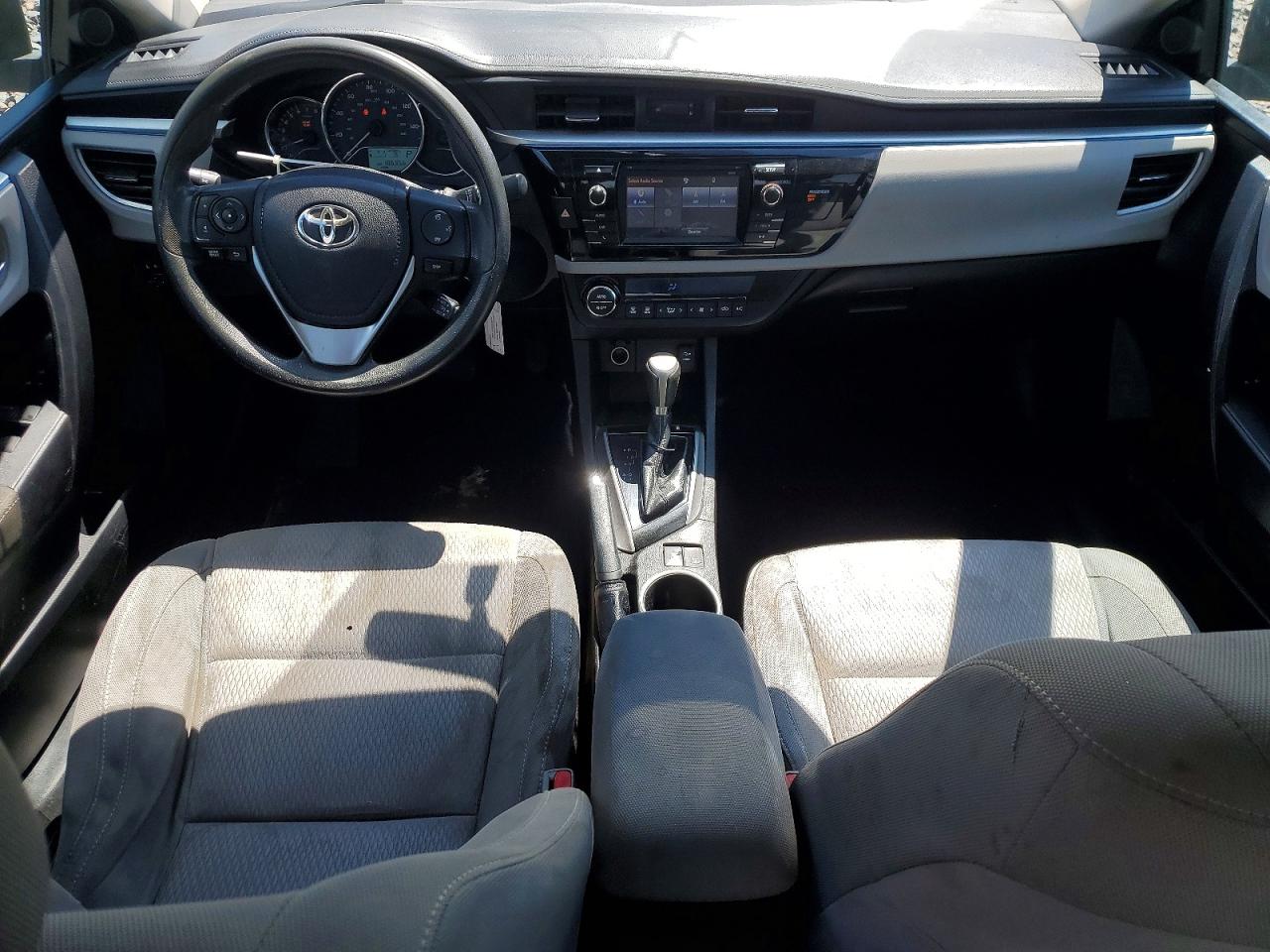2015 Toyota Corolla Le Серебряный vin: 5YFBURHE0FP240164