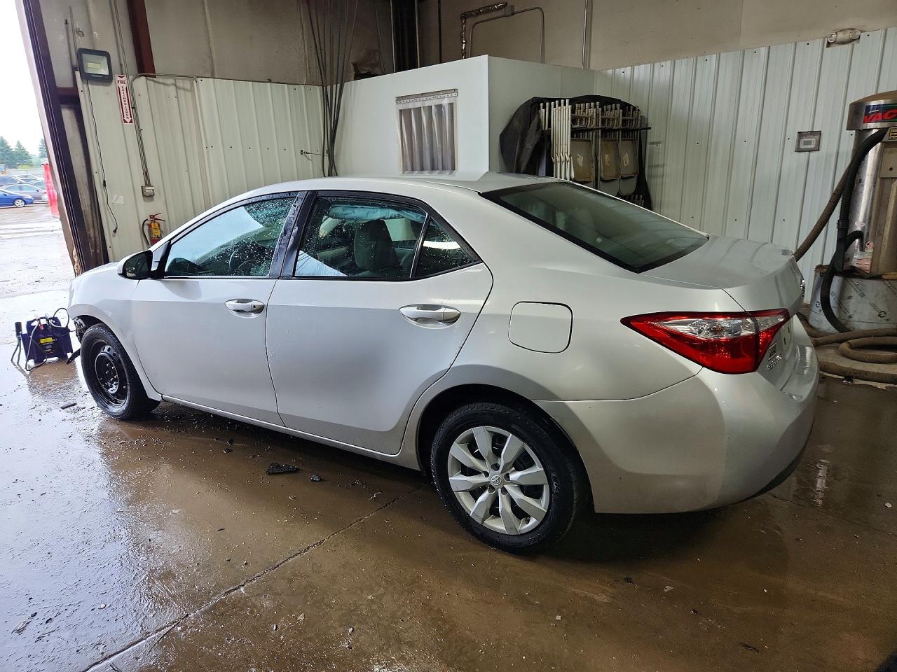 2015 Toyota Corolla Le Silver vin: 5YFBURHE0FP246580