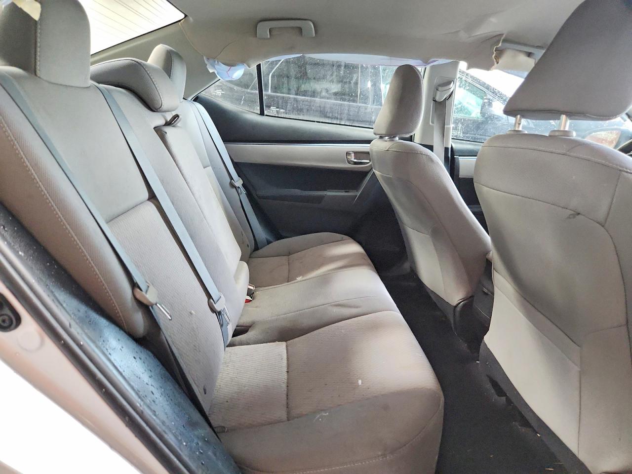 2015 Toyota Corolla Le Silver vin: 5YFBURHE0FP246580