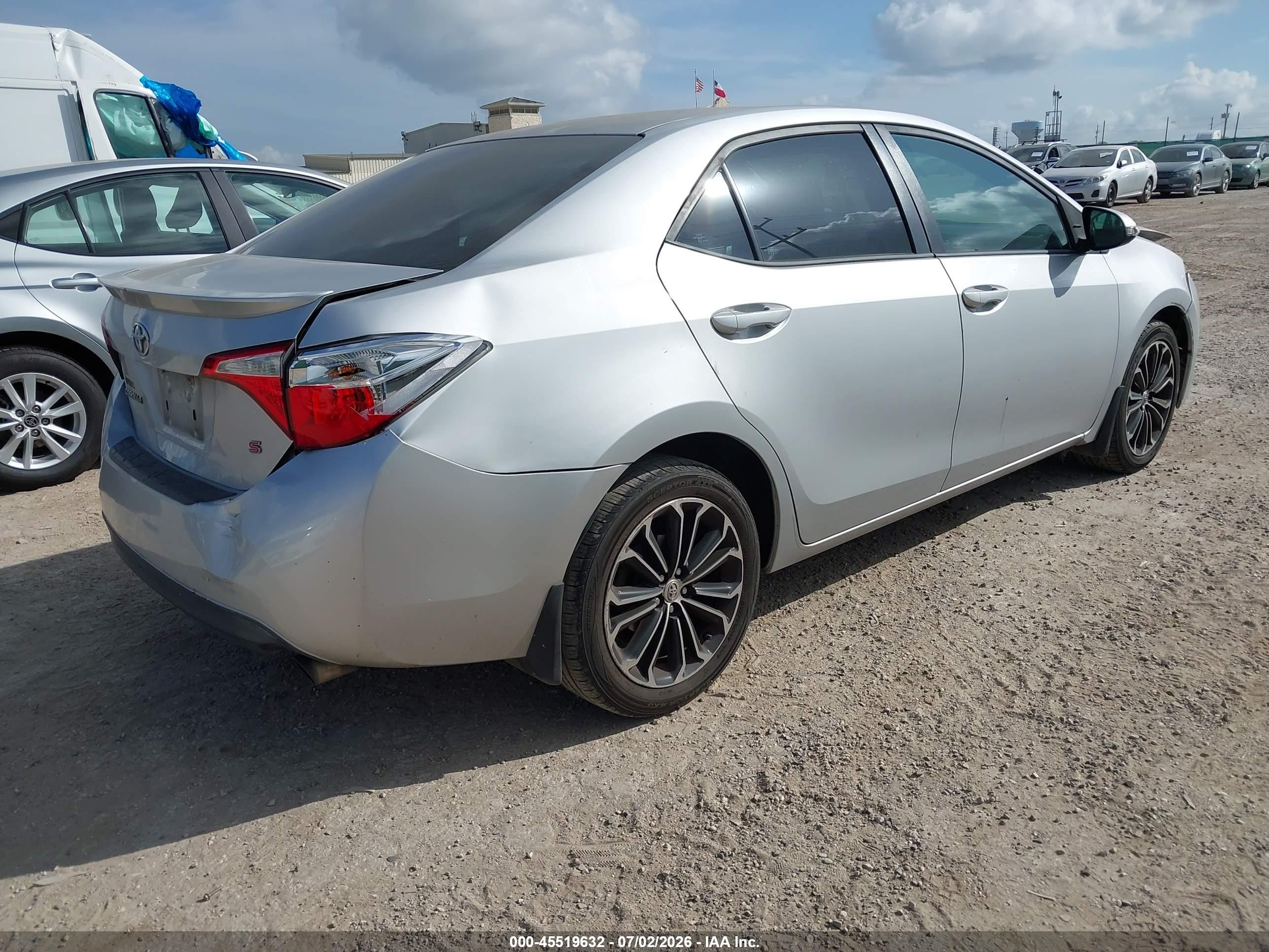 2015 Toyota Corolla S Plus Silver vin: 5YFBURHE0FP258048