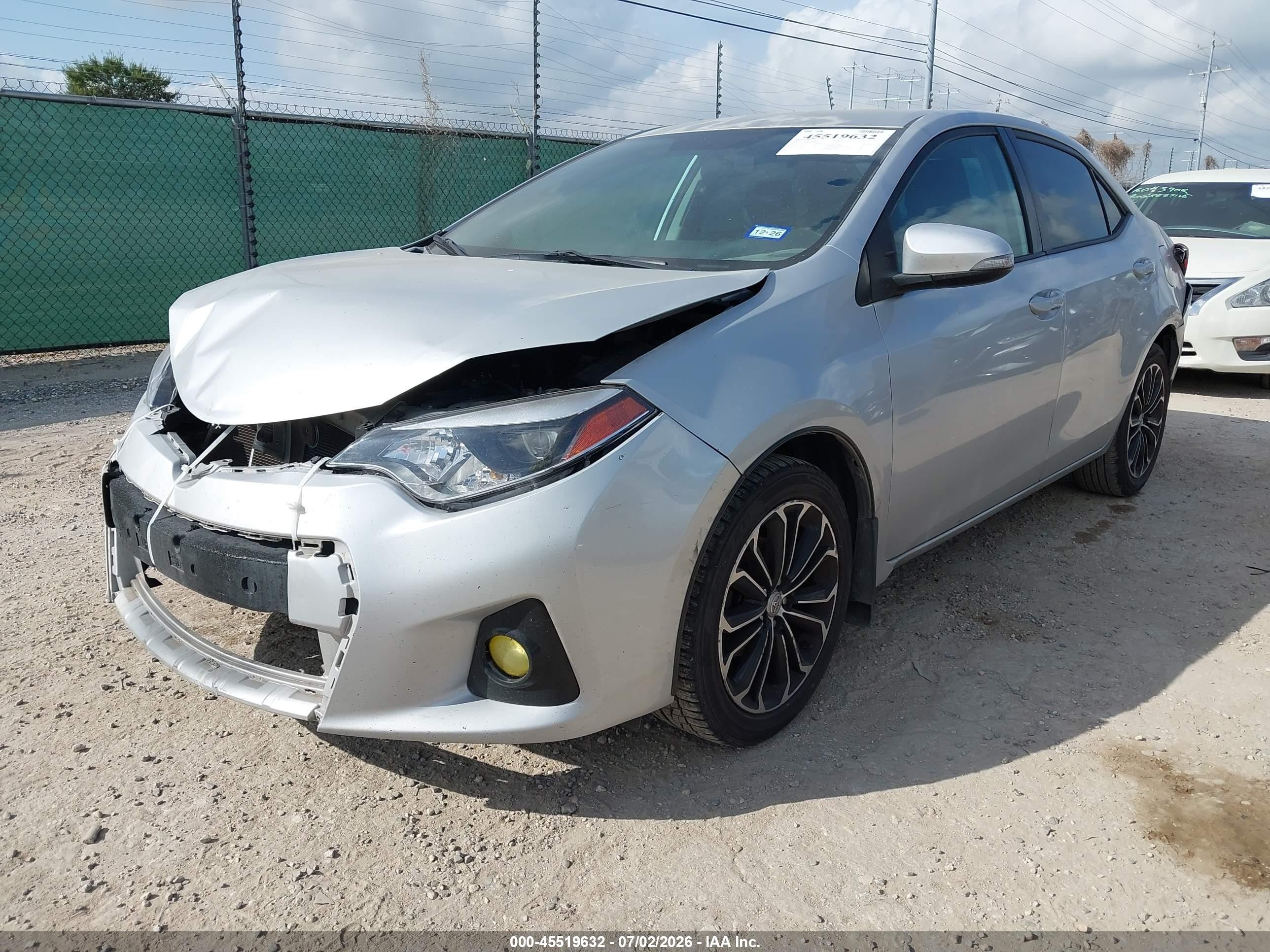 2015 Toyota Corolla S Plus Silver vin: 5YFBURHE0FP258048