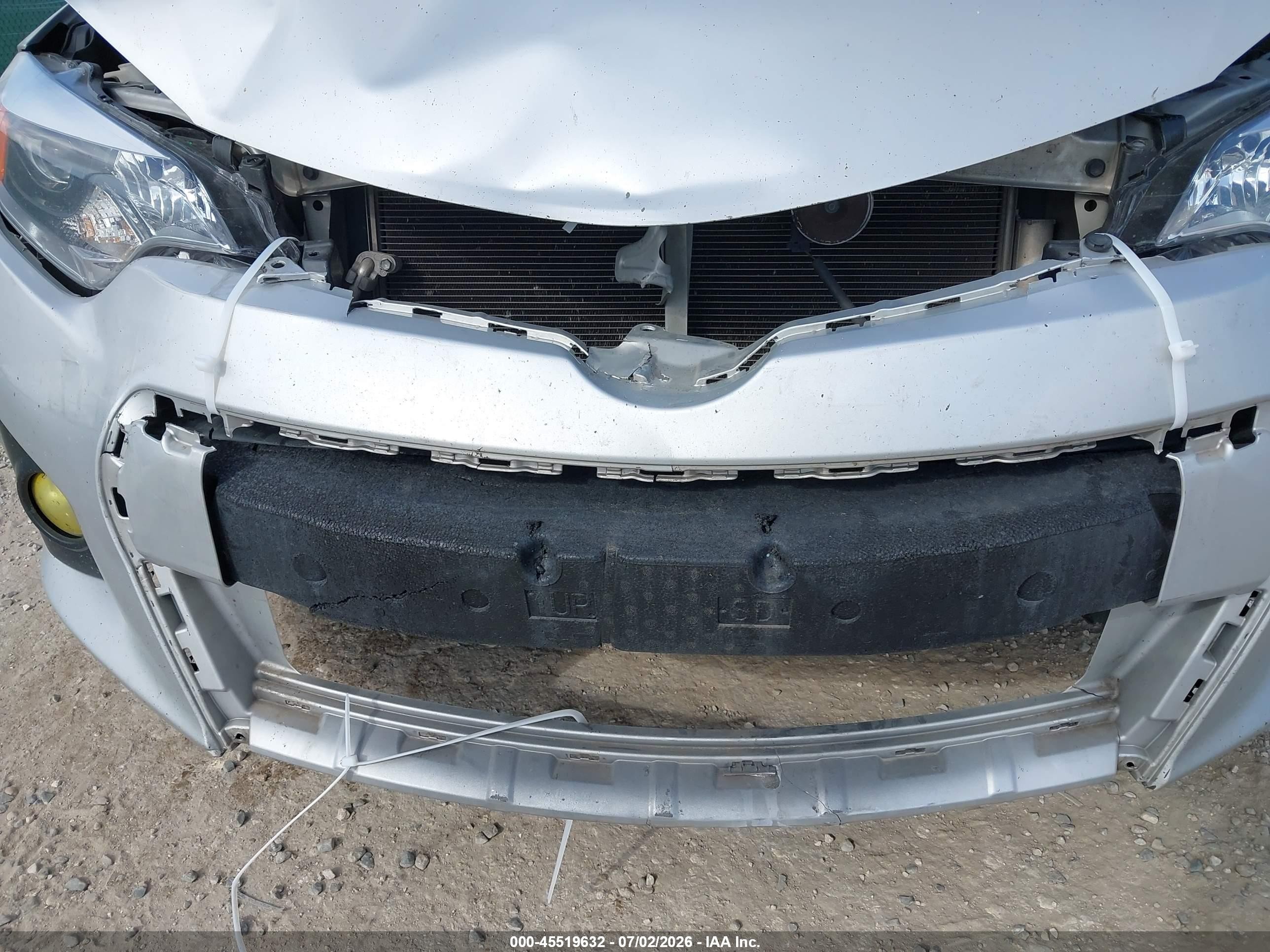 2015 Toyota Corolla S Plus Silver vin: 5YFBURHE0FP258048