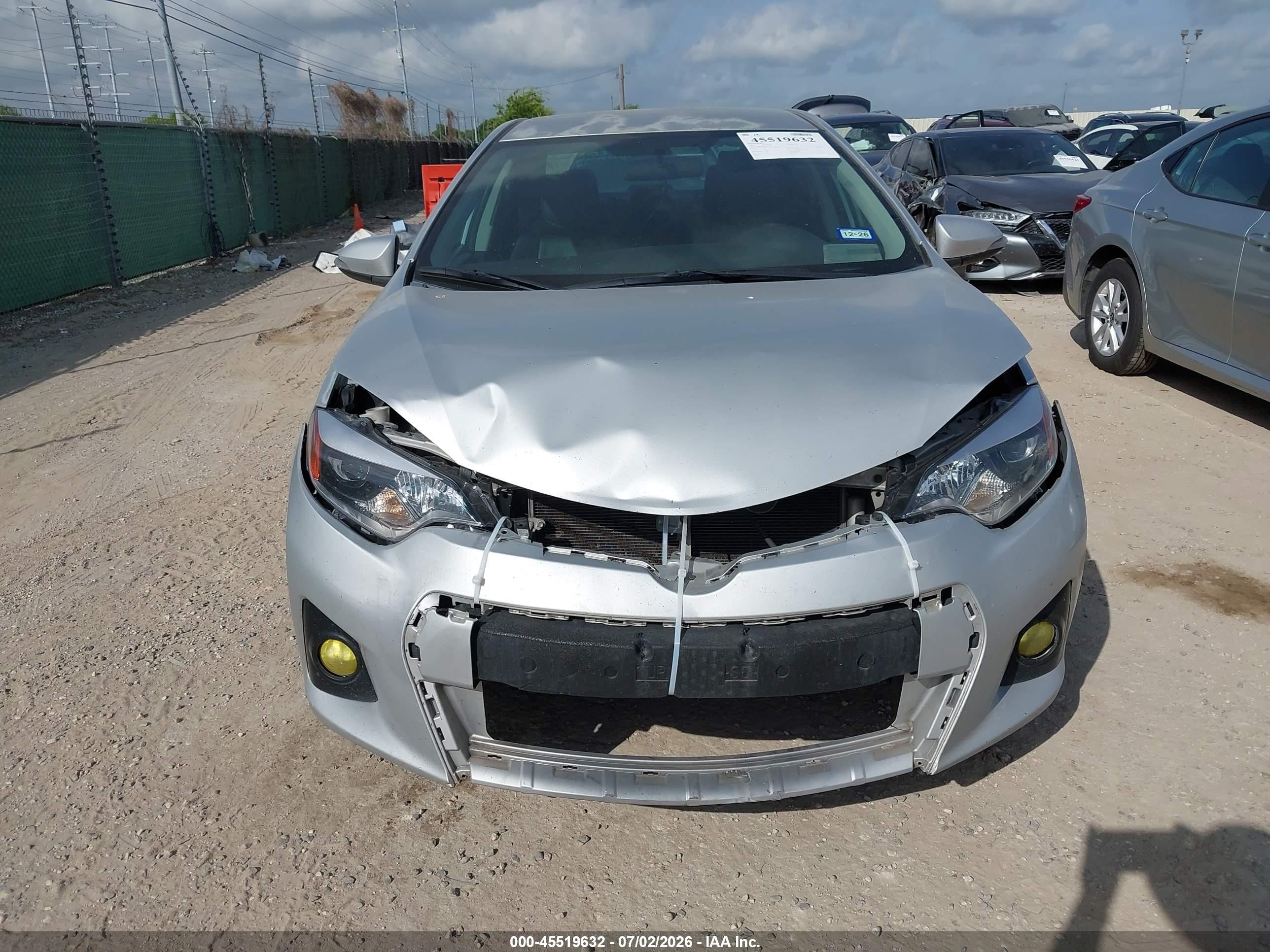 2015 Toyota Corolla S Plus Silver vin: 5YFBURHE0FP258048