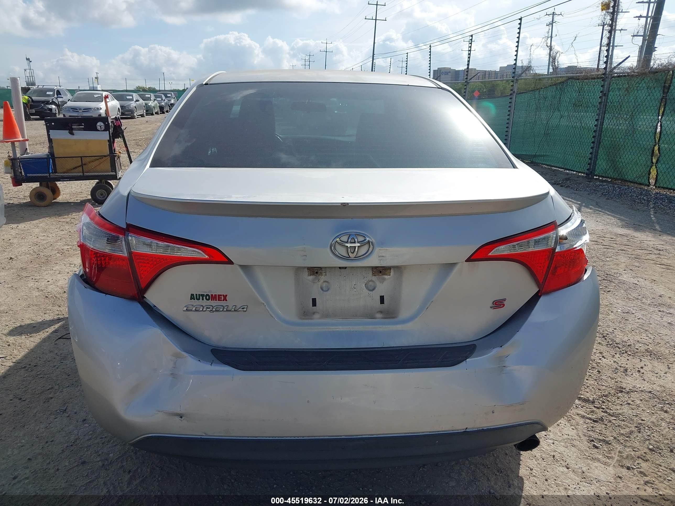 2015 Toyota Corolla S Plus Silver vin: 5YFBURHE0FP258048
