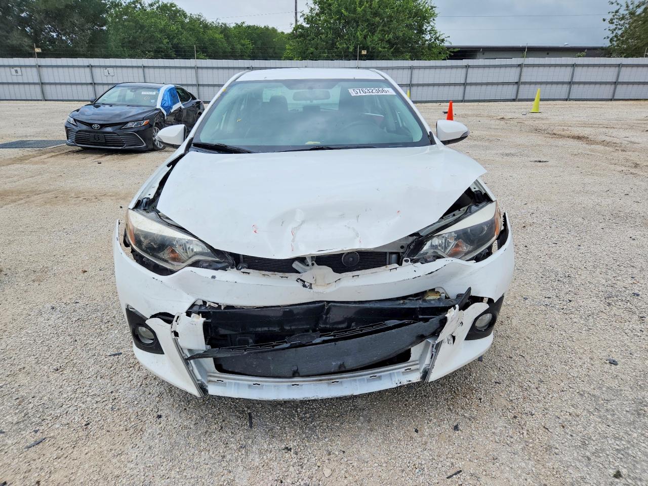 2015 Toyota Corolla S Plus White vin: 5YFBURHE0FP277988