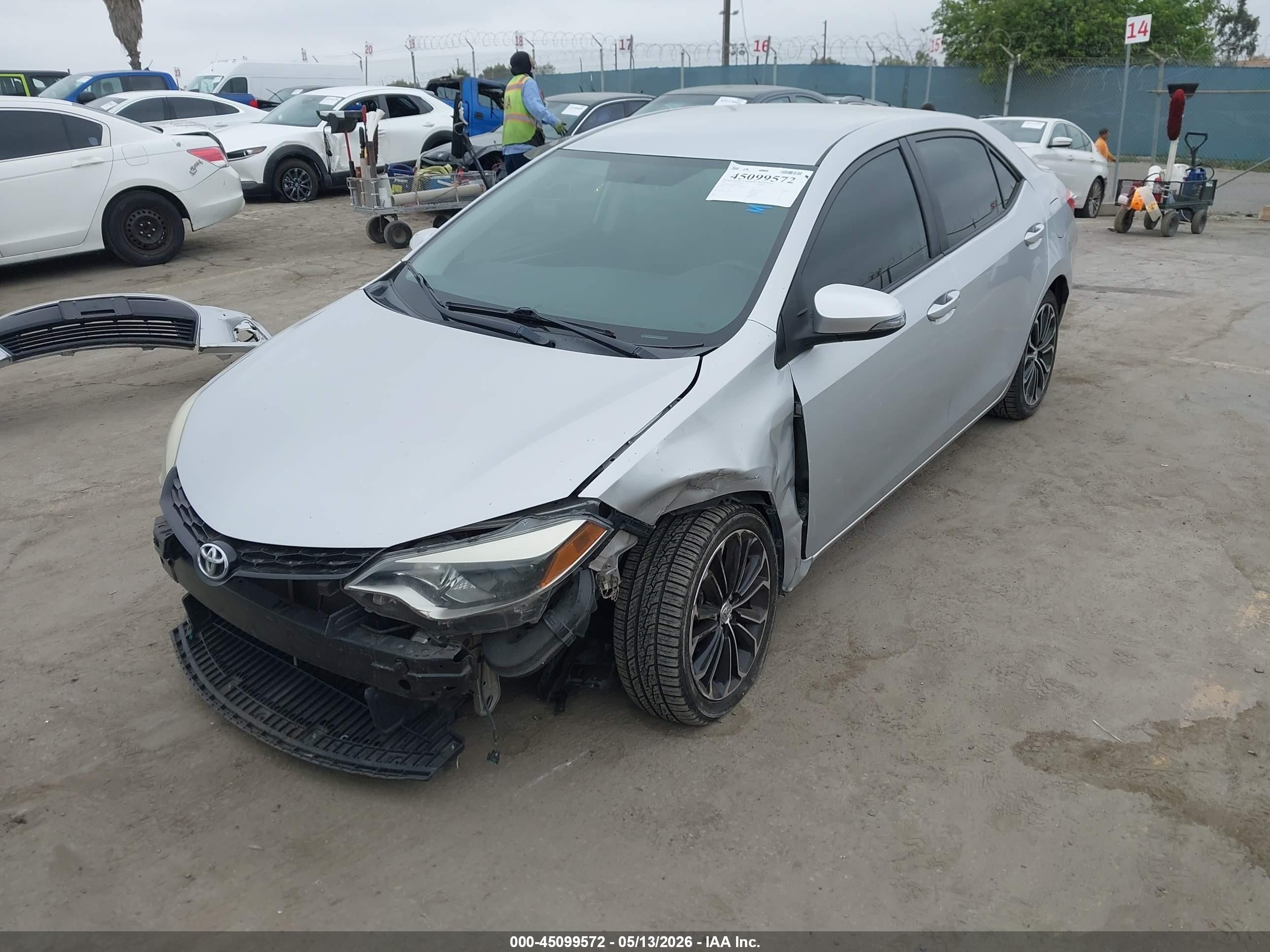 2015 Toyota Corolla S Plus Silver vin: 5YFBURHE0FP280647