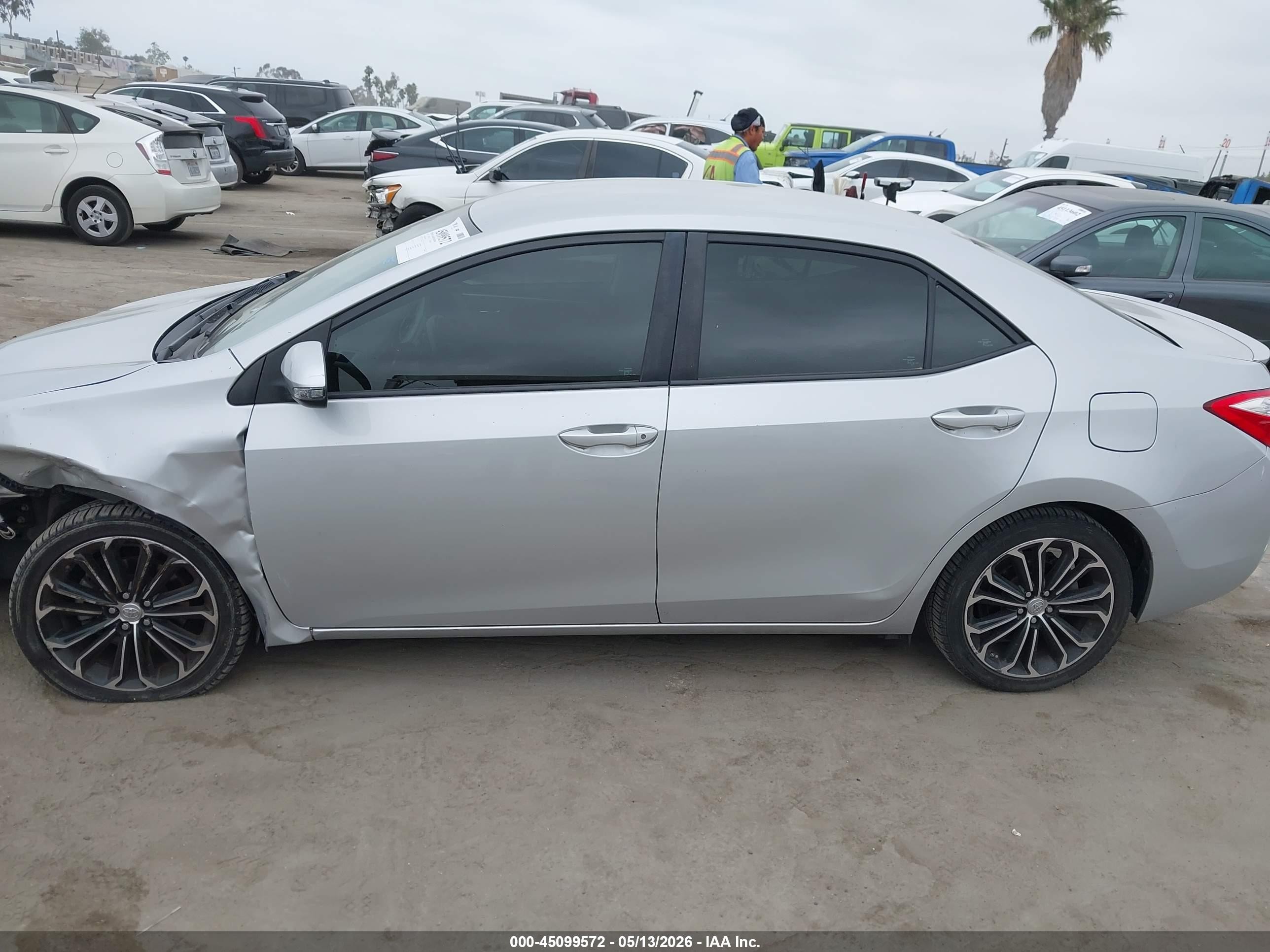 2015 Toyota Corolla S Plus Silver vin: 5YFBURHE0FP280647