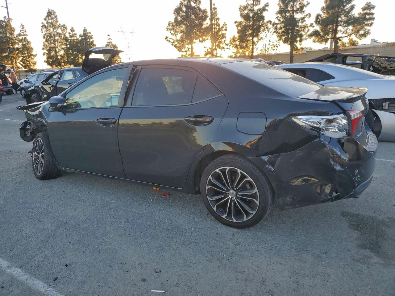 2015 Toyota Corolla S Plus Черный vin: 5YFBURHE0FP296802