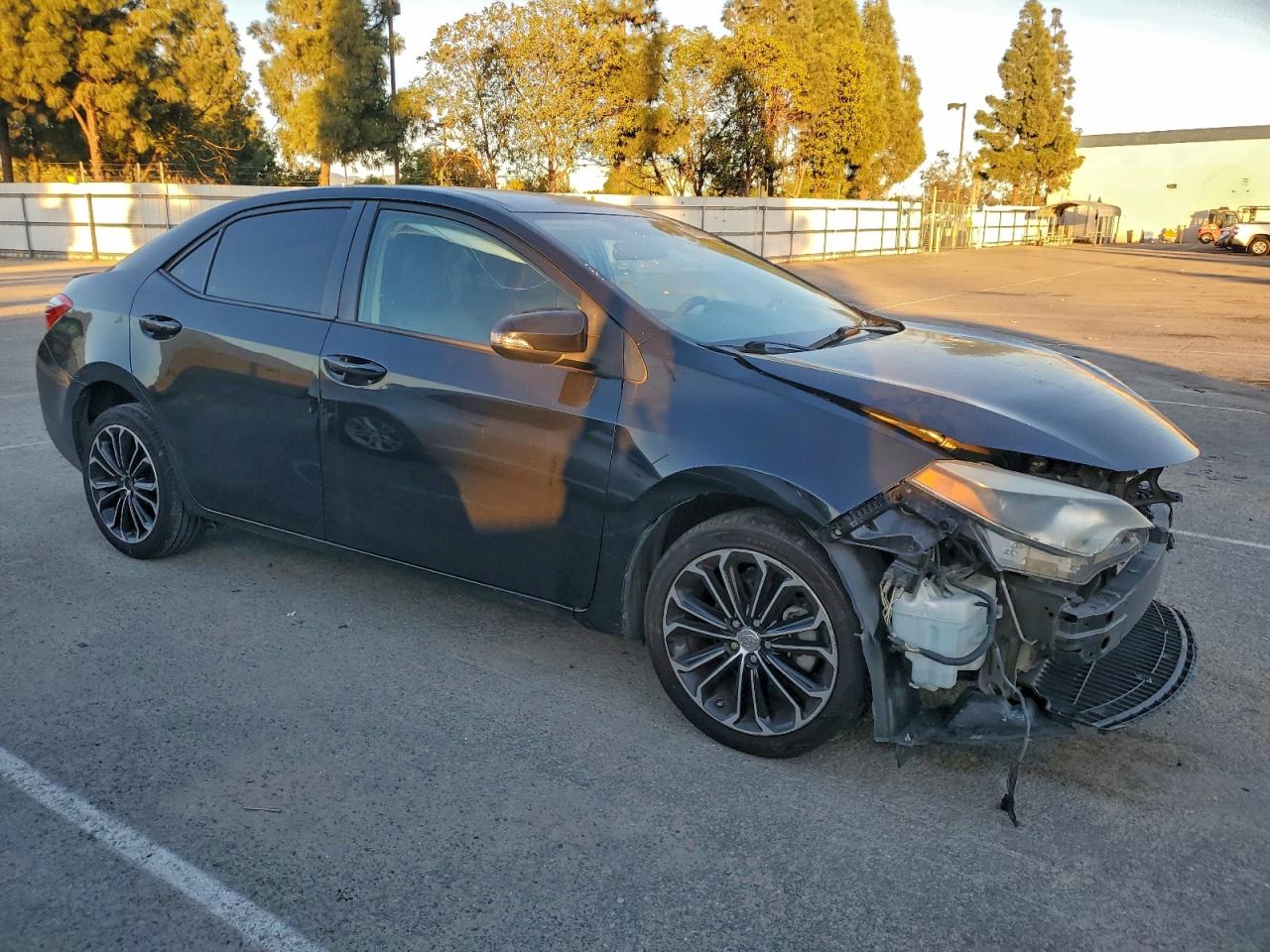 2015 Toyota Corolla S Plus Черный vin: 5YFBURHE0FP296802