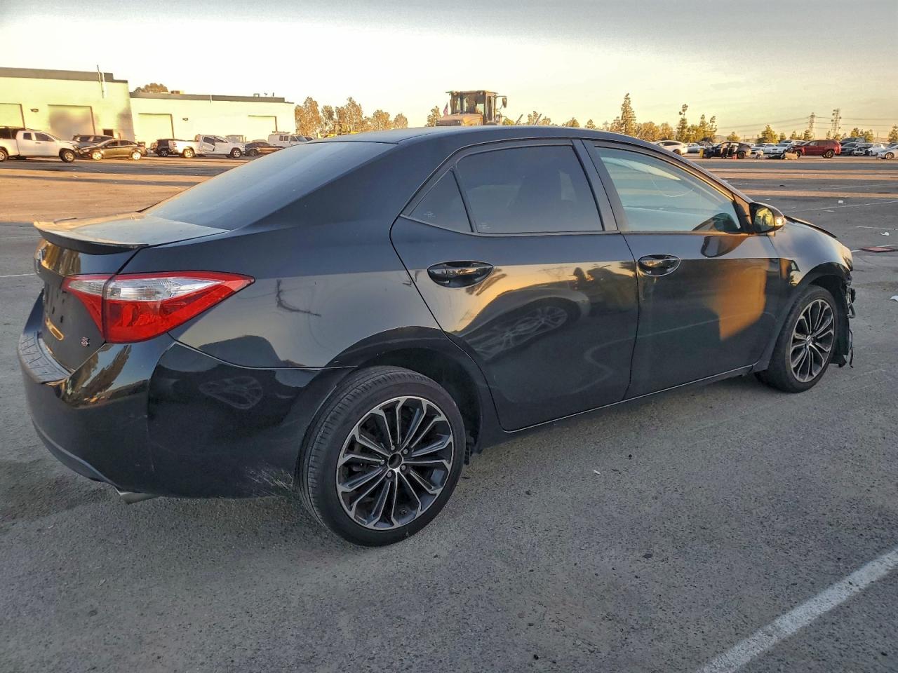 2015 Toyota Corolla S Plus Черный vin: 5YFBURHE0FP296802