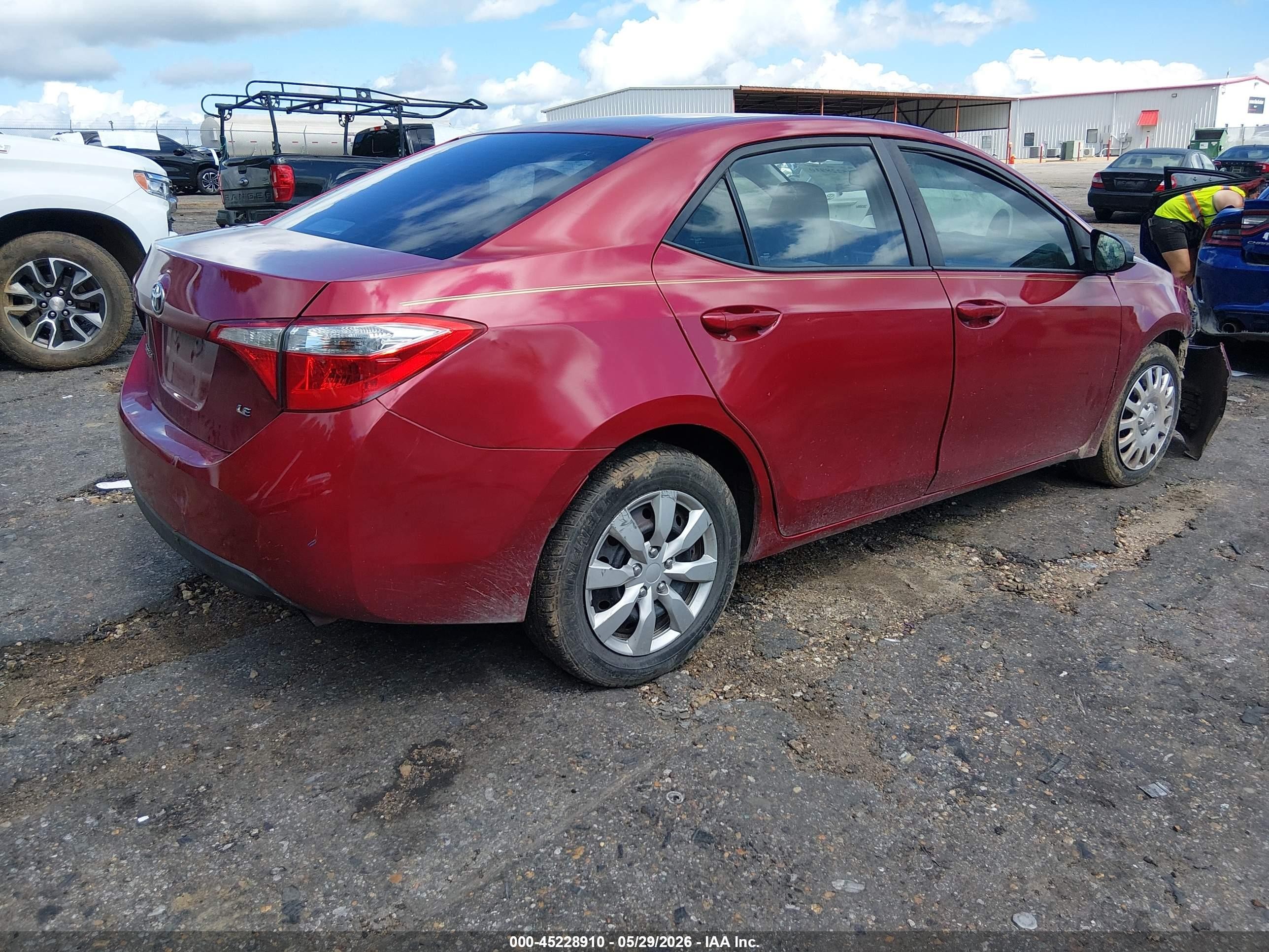 2015 Toyota Corolla Le Red vin: 5YFBURHE0FP317230