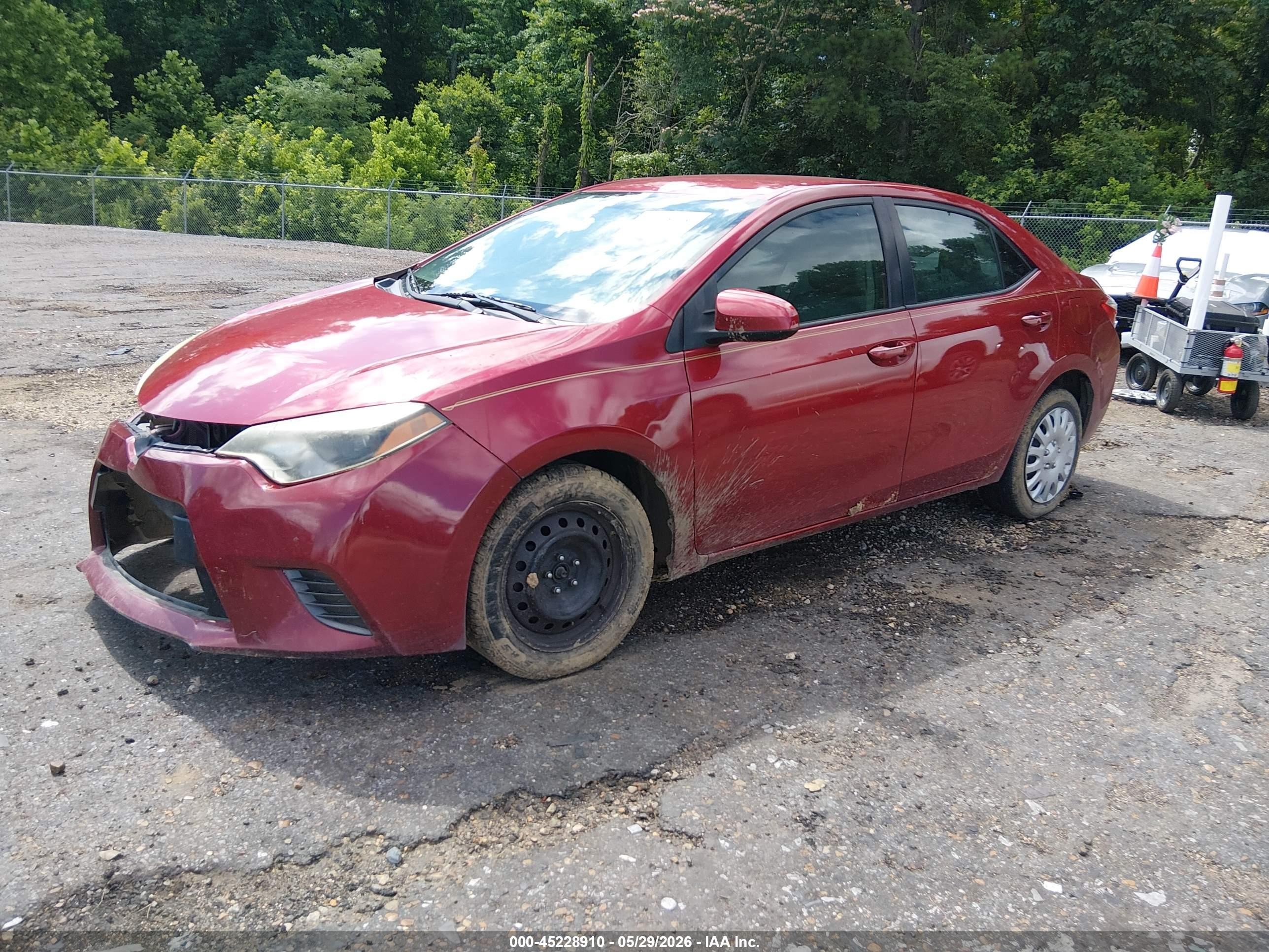 2015 Toyota Corolla Le Red vin: 5YFBURHE0FP317230