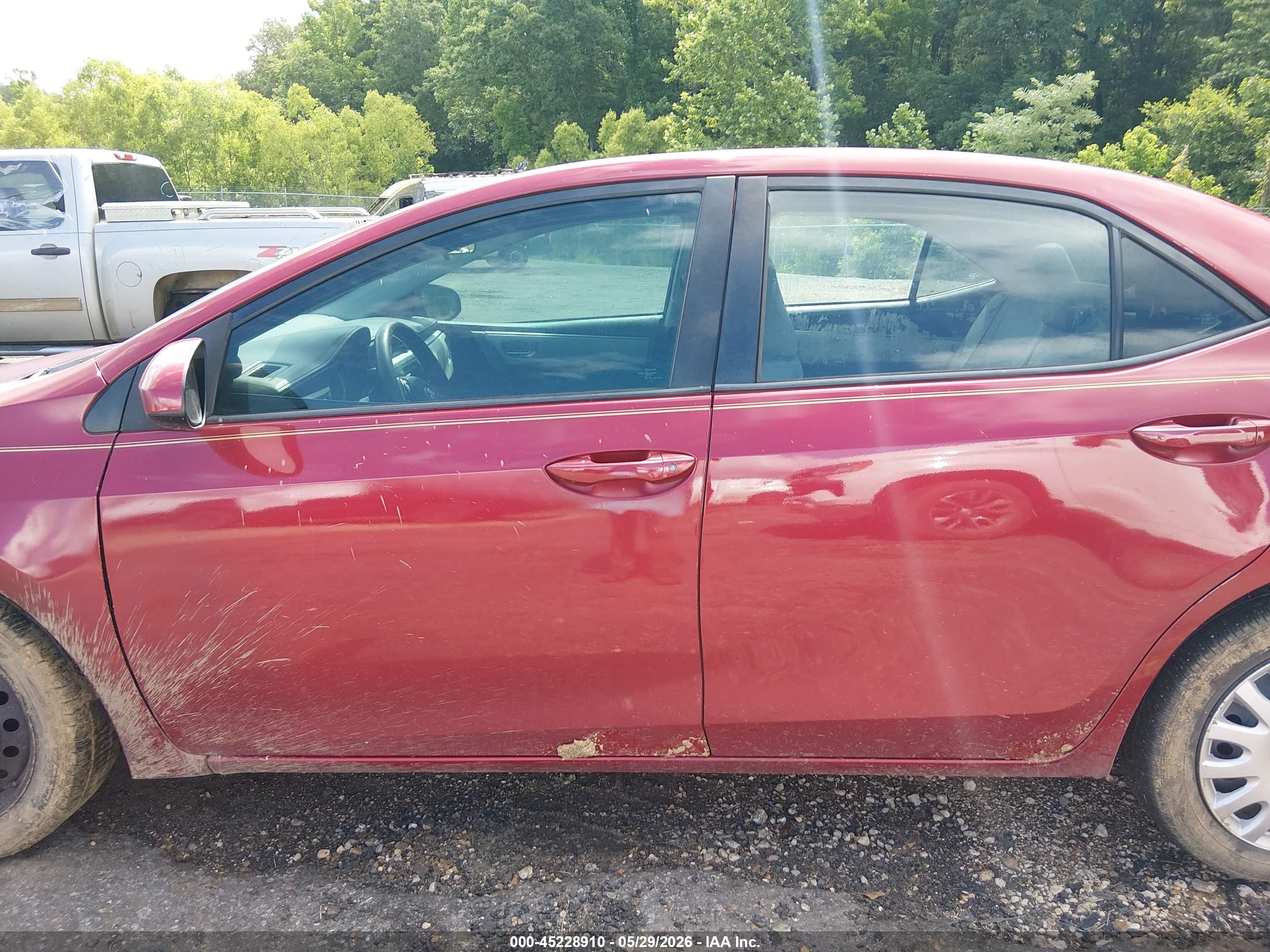 2015 Toyota Corolla Le Red vin: 5YFBURHE0FP317230