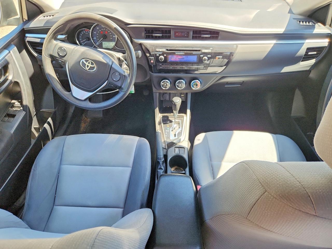2015 Toyota Corolla L White vin: 5YFBURHE0FP340717