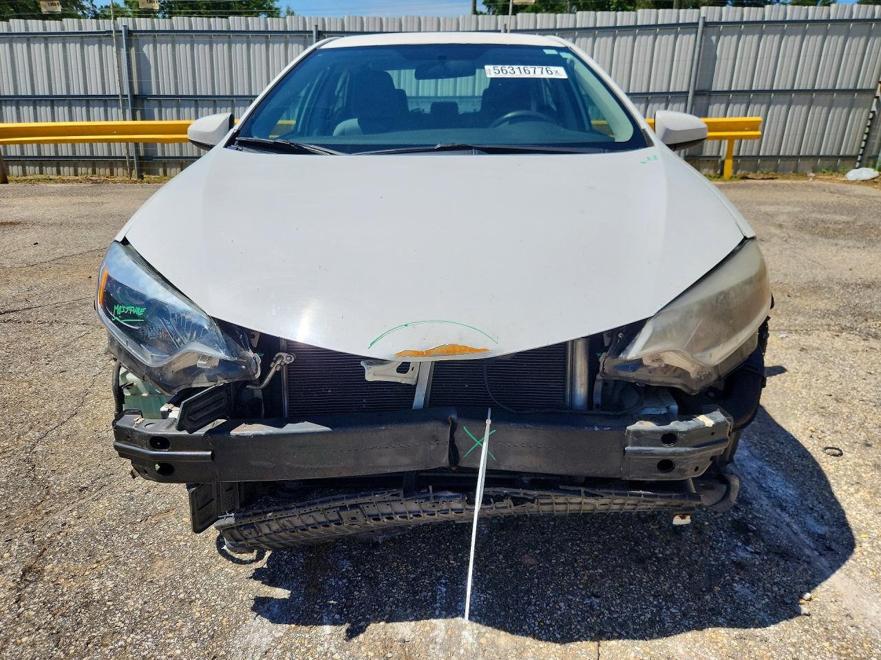 2015 Toyota Corolla L White vin: 5YFBURHE0FP340717
