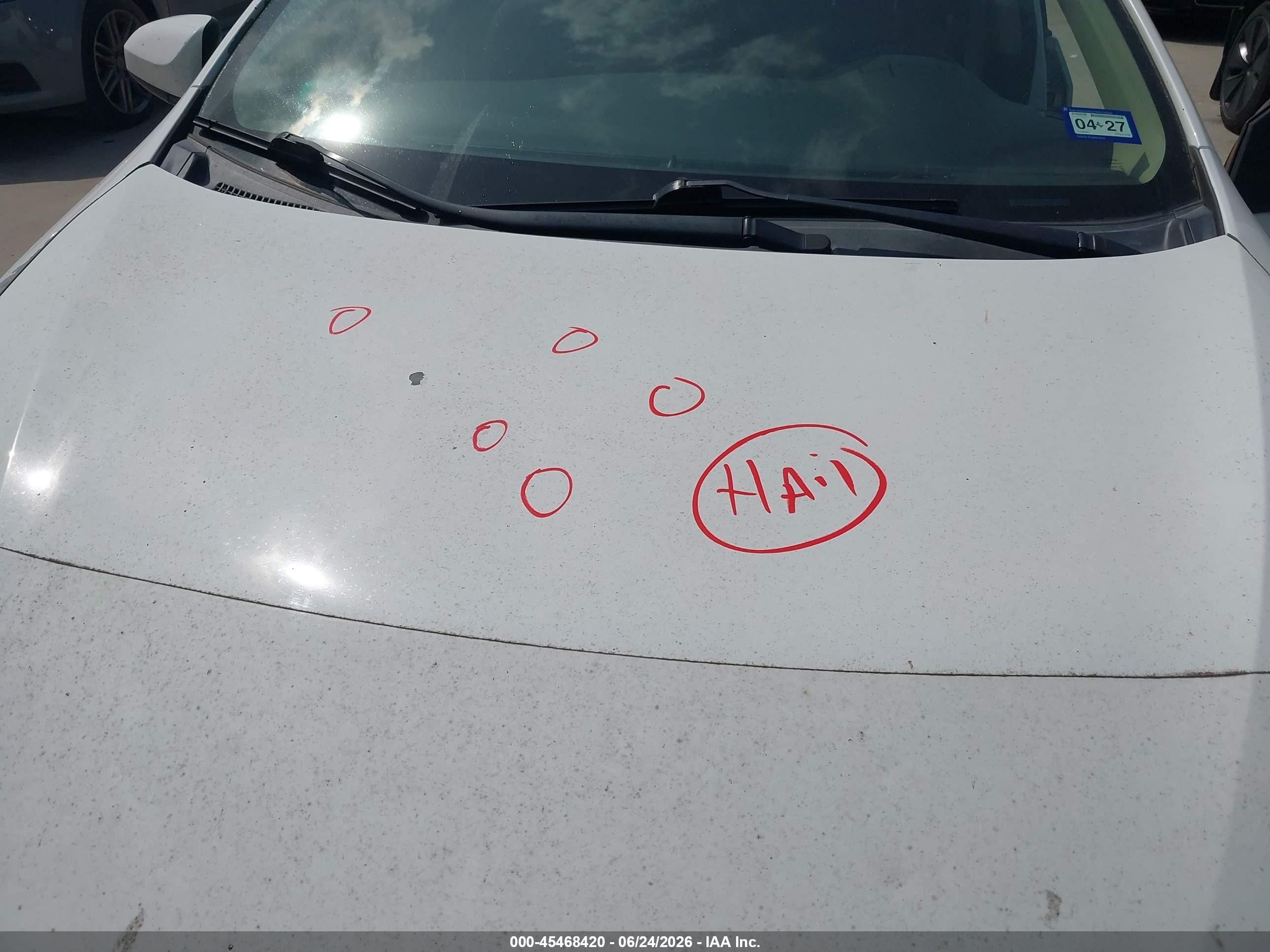 2015 Toyota Corolla Le White vin: 5YFBURHE0FP341432