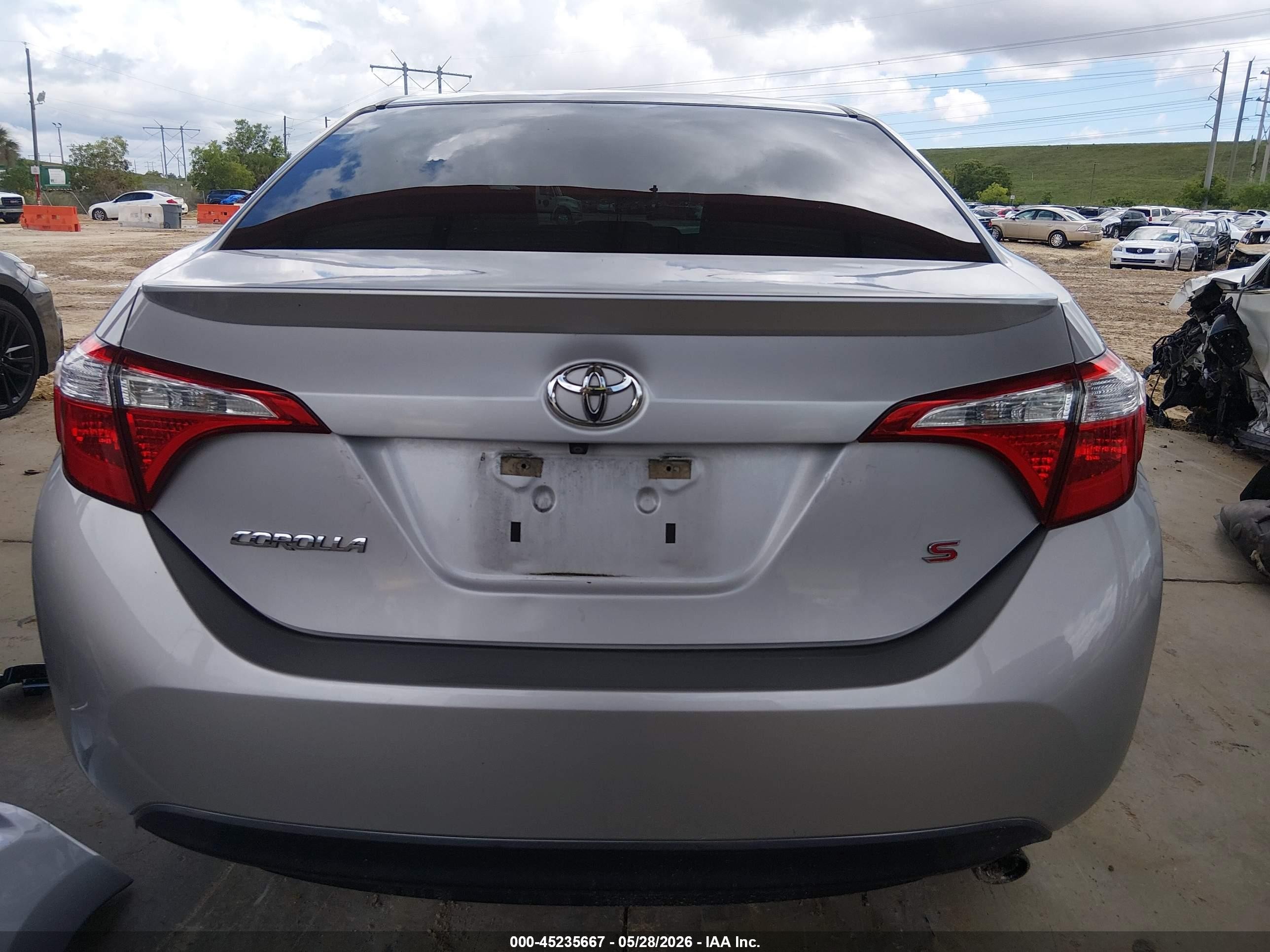 2015 Toyota Corolla S Plus Silver vin: 5YFBURHE0FP345528
