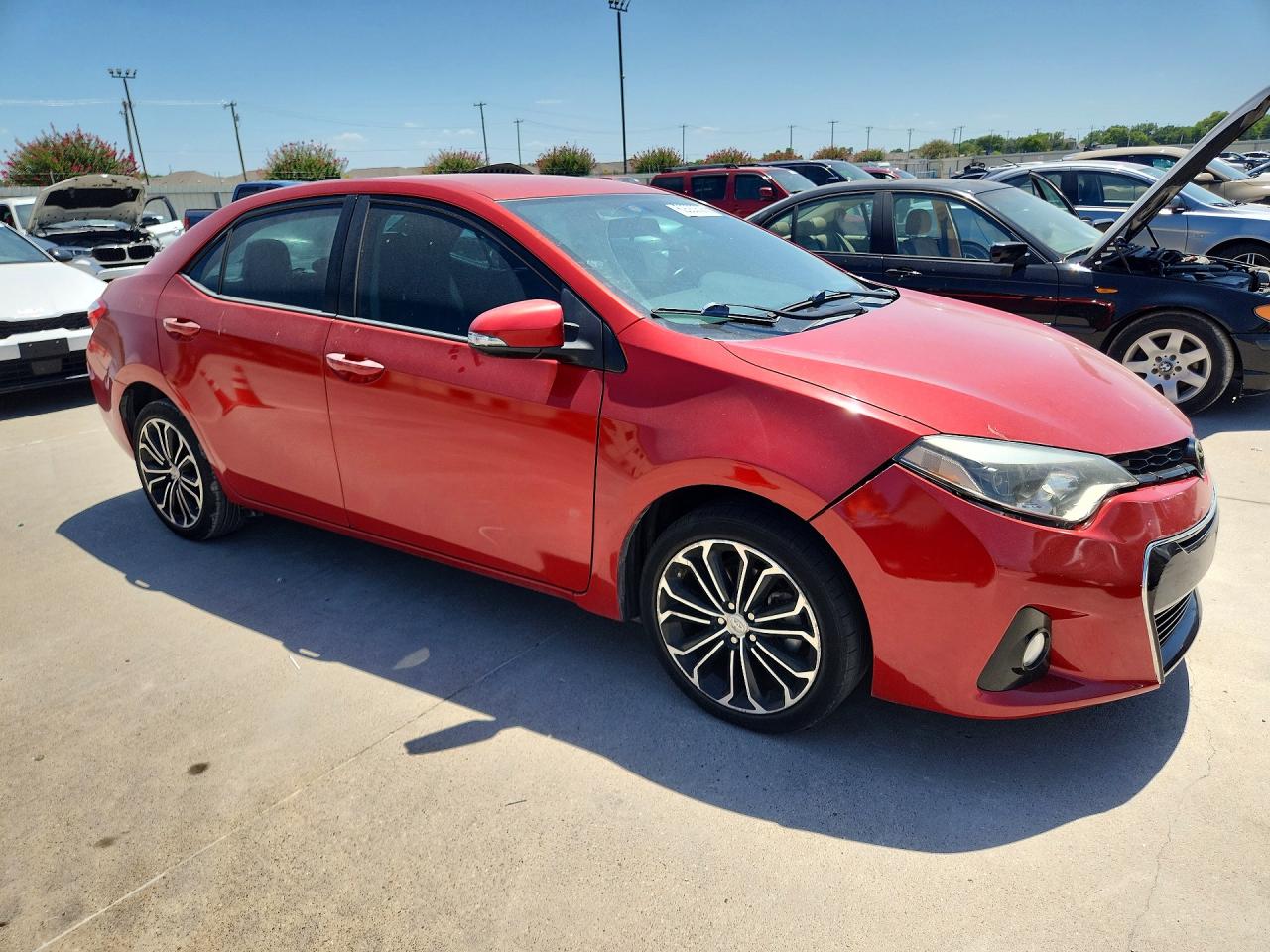 2015 Toyota Corolla S Plus Burgundy vin: 5YFBURHE0FP346498