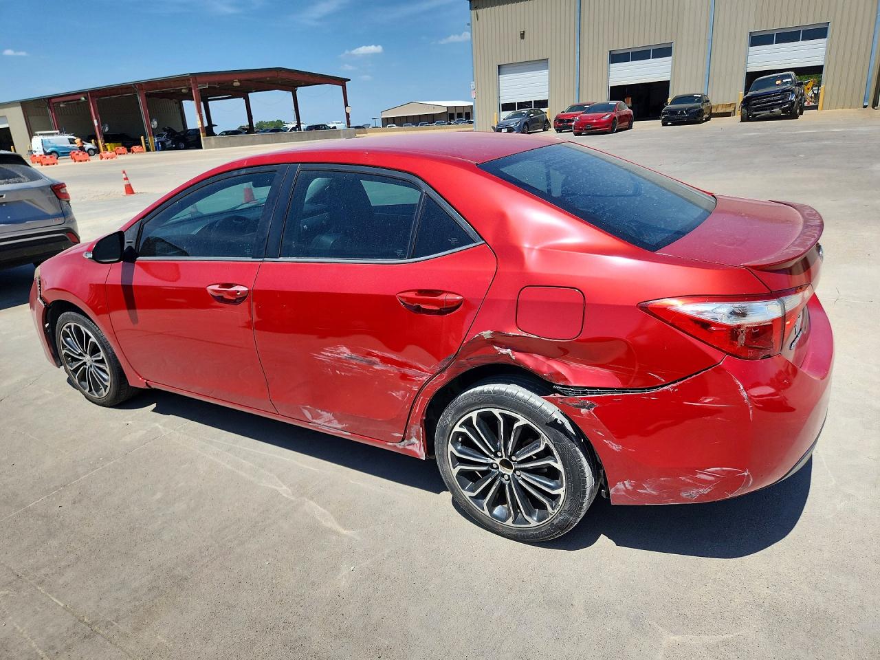 2015 Toyota Corolla S Plus Burgundy vin: 5YFBURHE0FP346498