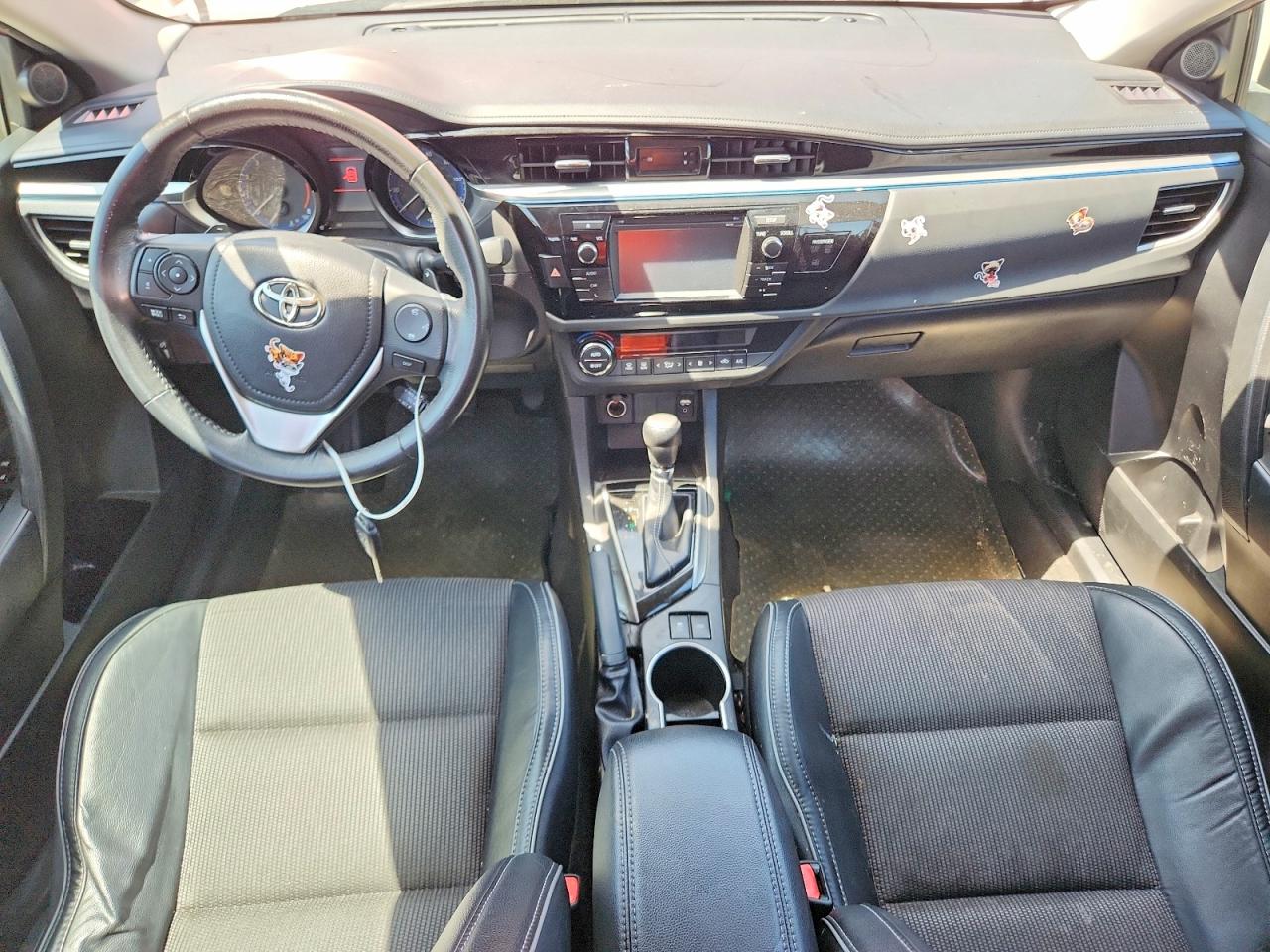 2015 Toyota Corolla S Plus Burgundy vin: 5YFBURHE0FP346498