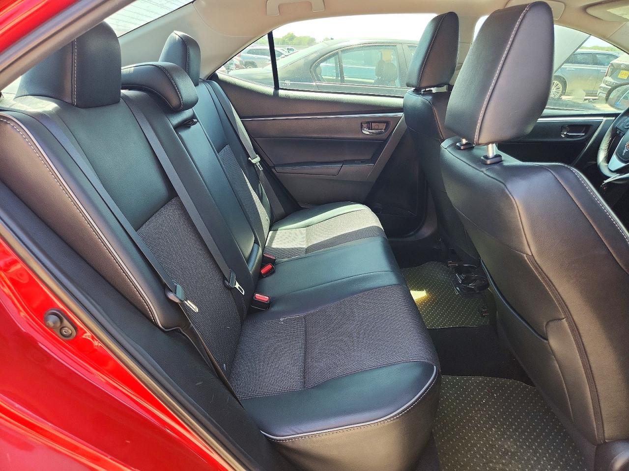 2015 Toyota Corolla S Plus Burgundy vin: 5YFBURHE0FP346498