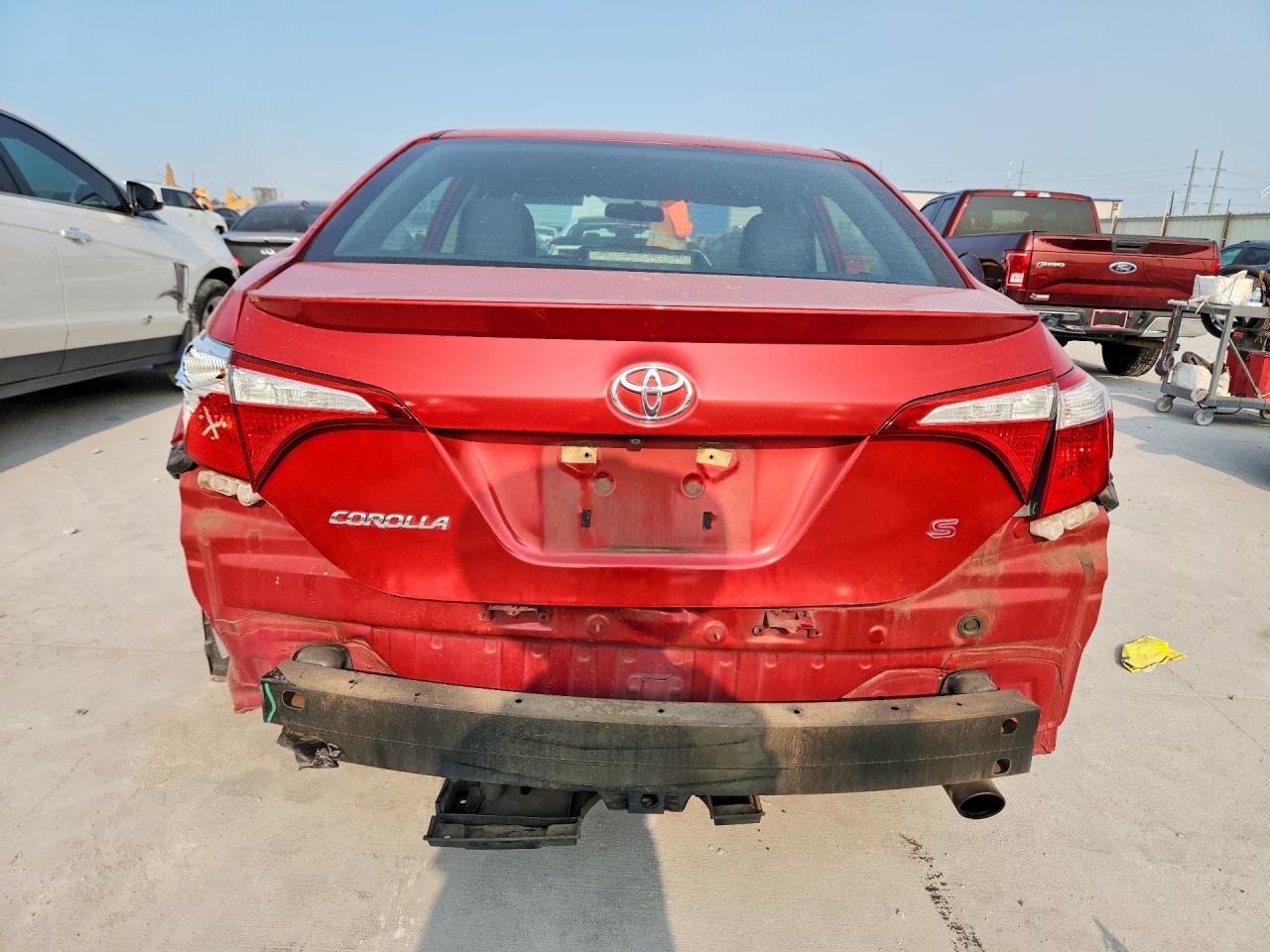 2015 Toyota Corolla S Plus Red vin: 5YFBURHE0FP353323