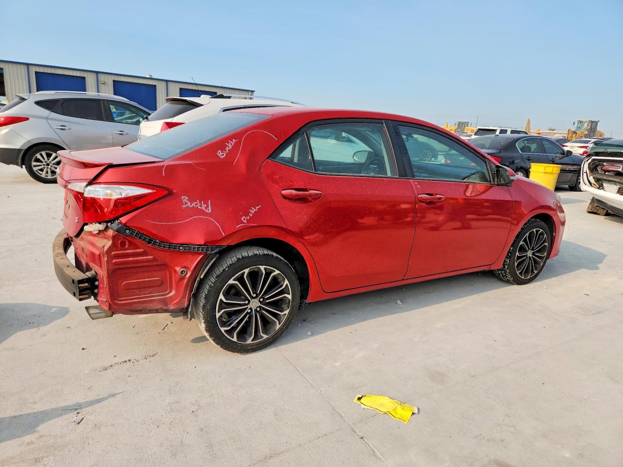 2015 Toyota Corolla S Plus Red vin: 5YFBURHE0FP353323