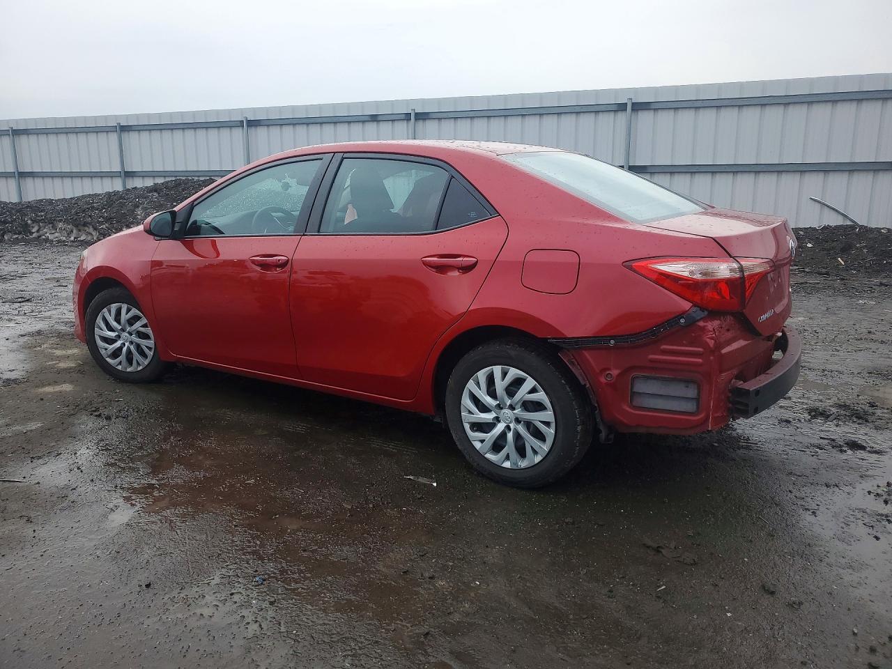 2017 Toyota Corolla L Красный vin: 5YFBURHE0HP617725