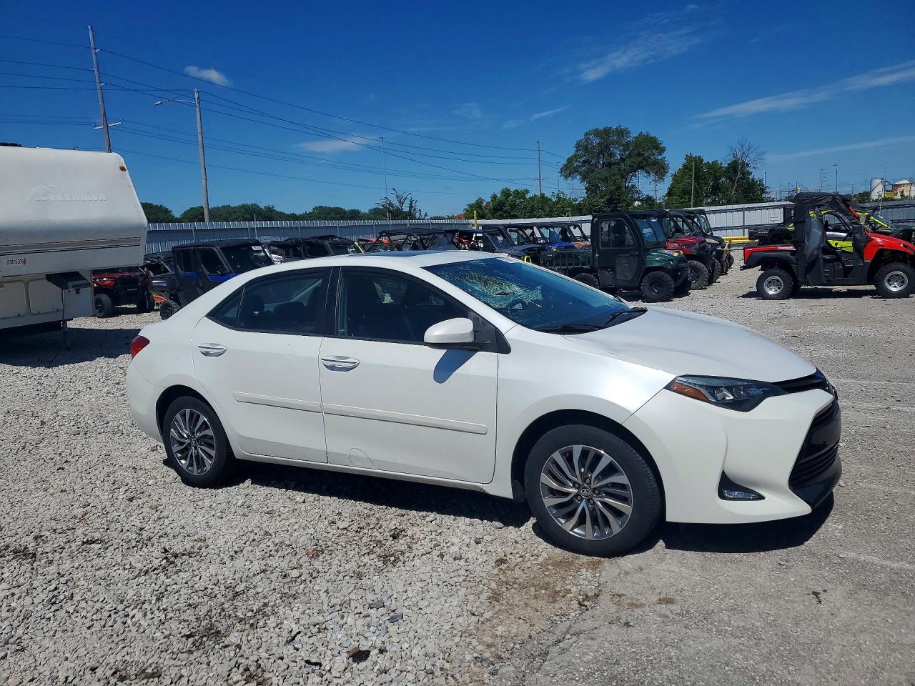 2017 Toyota Corolla Xle White vin: 5YFBURHE0HP711040