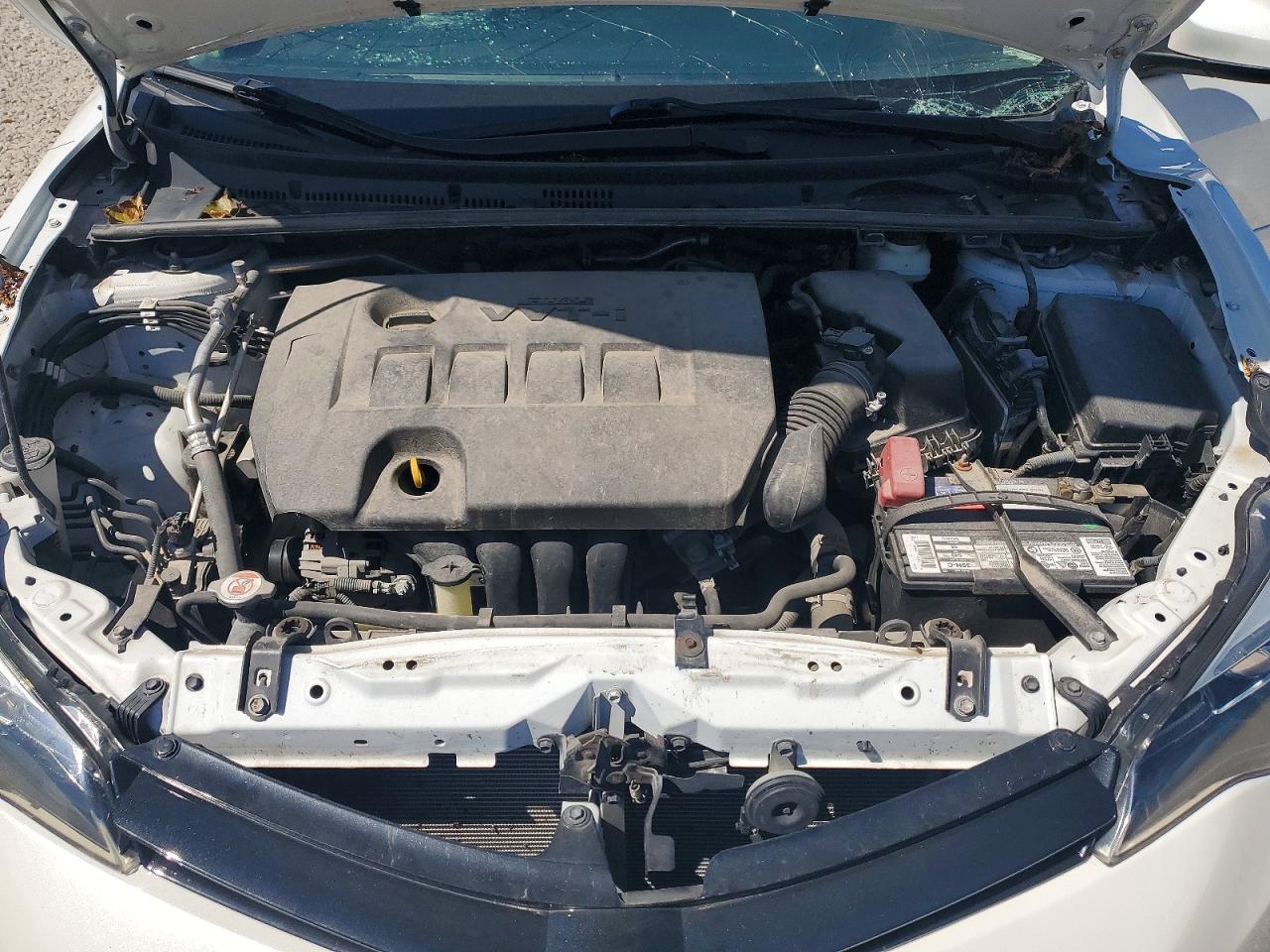 2017 Toyota Corolla Xle White vin: 5YFBURHE0HP711040
