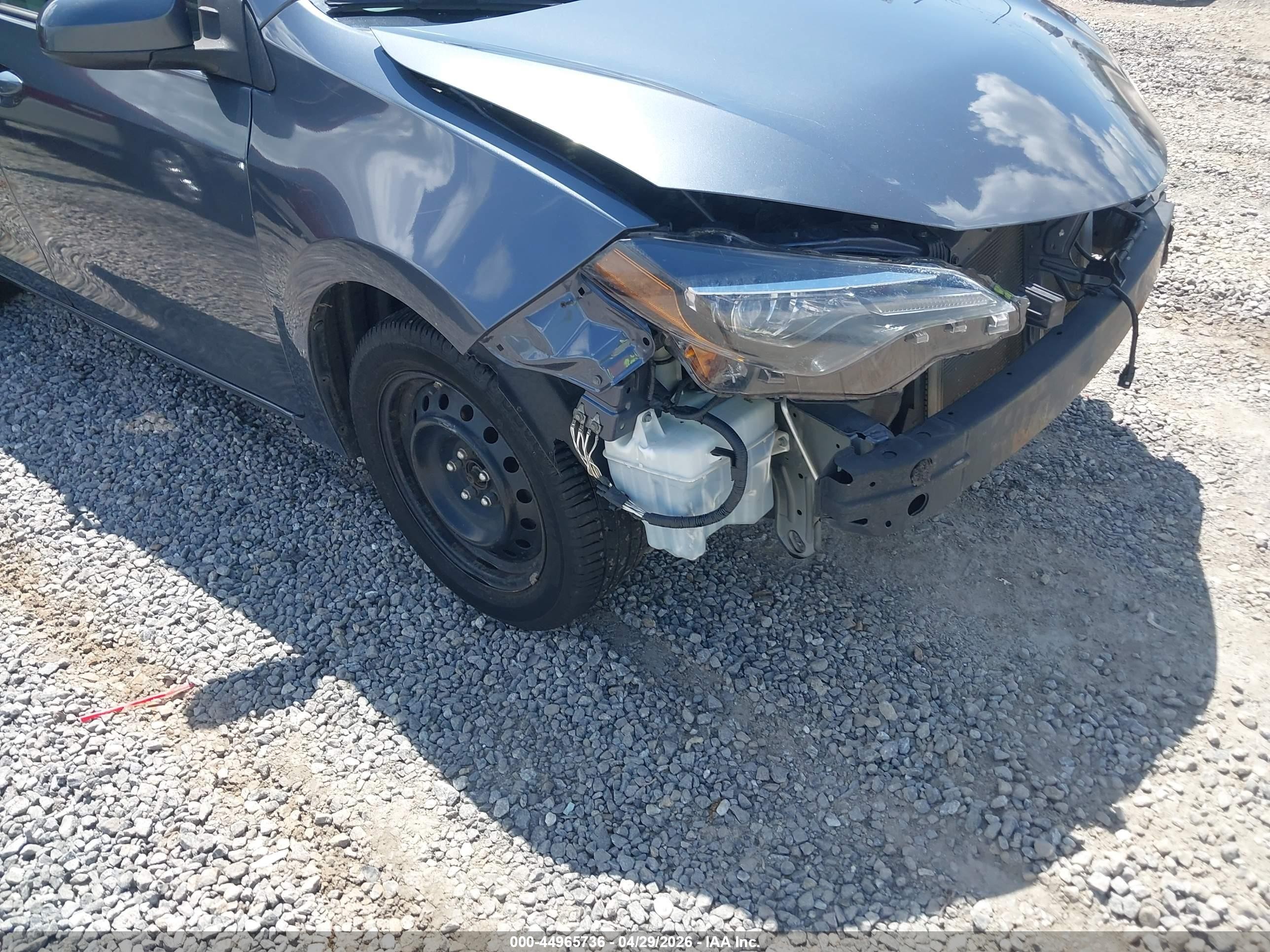 2017 Toyota Corolla Le Синий vin: 5YFBURHE0HP711989