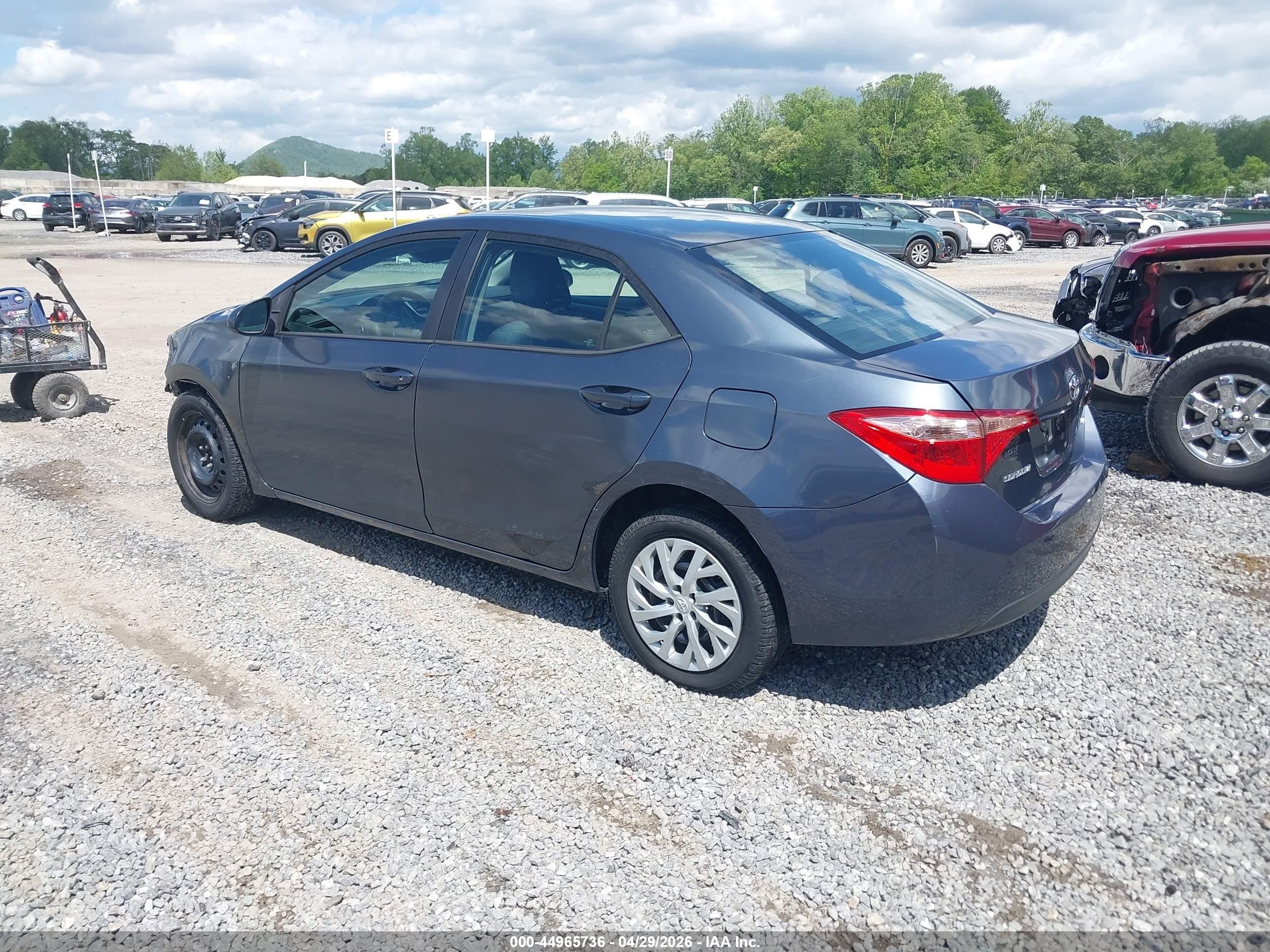 2017 Toyota Corolla Le Синий vin: 5YFBURHE0HP711989