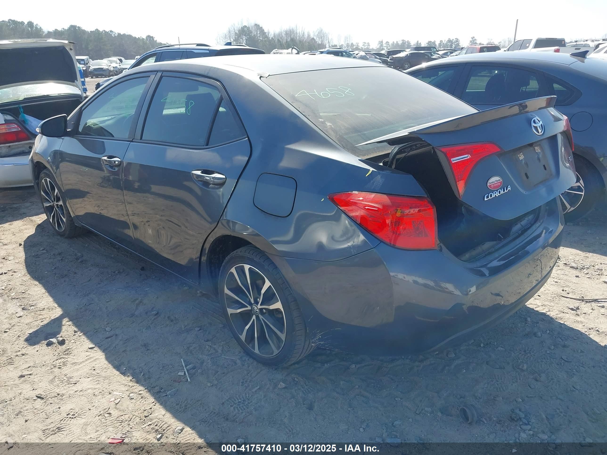 2018 Toyota Corolla Se Gray vin: 5YFBURHE0JP793535