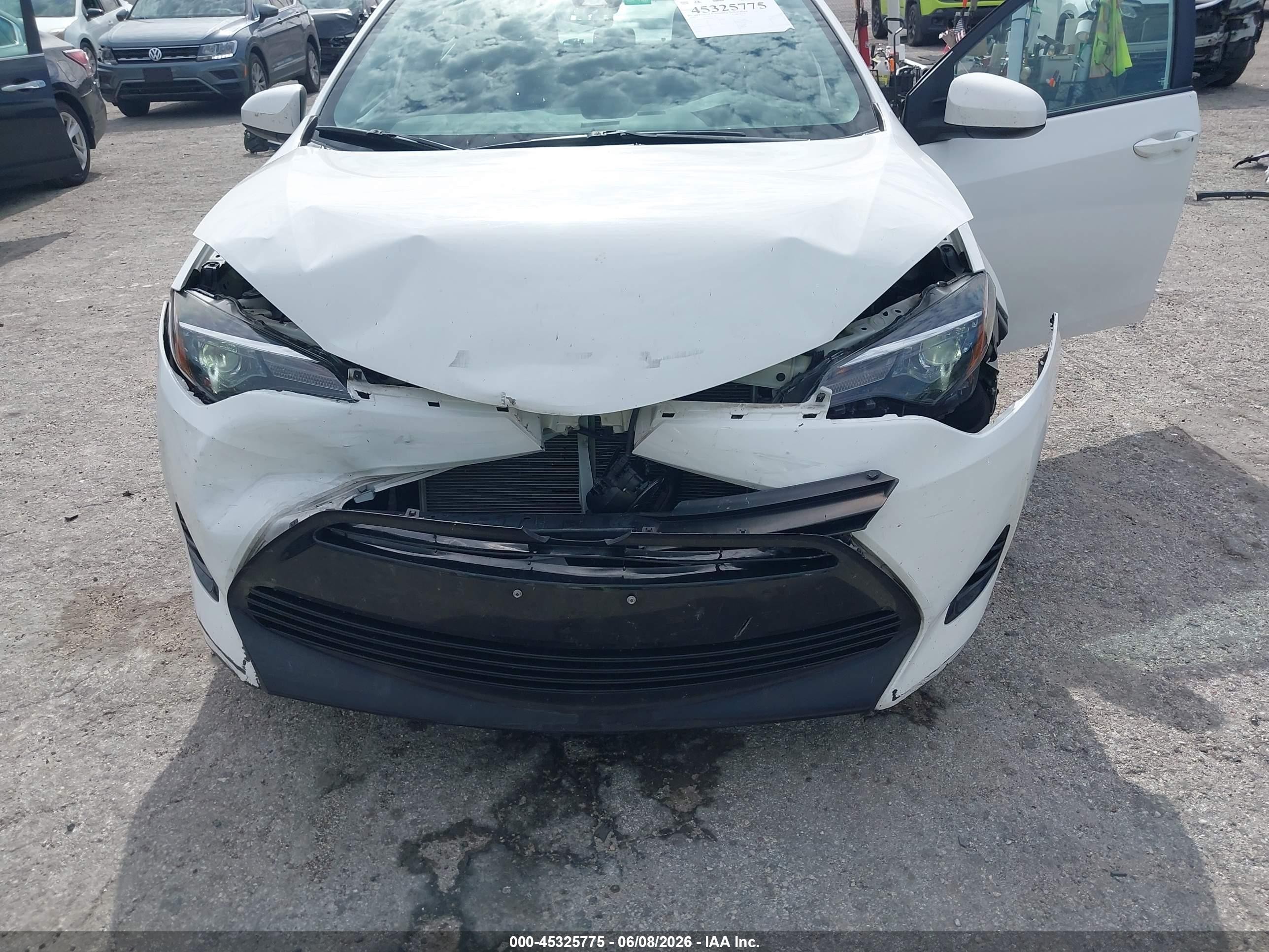 2019 Toyota Corolla Le Белый vin: 5YFBURHE0KP876450