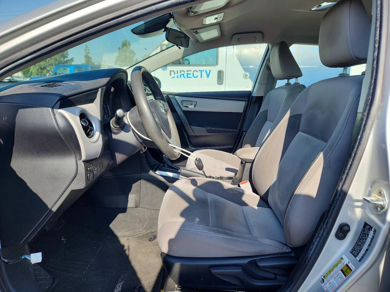 2019 Toyota Corolla Le Silver vin: 5YFBURHE0KP894379