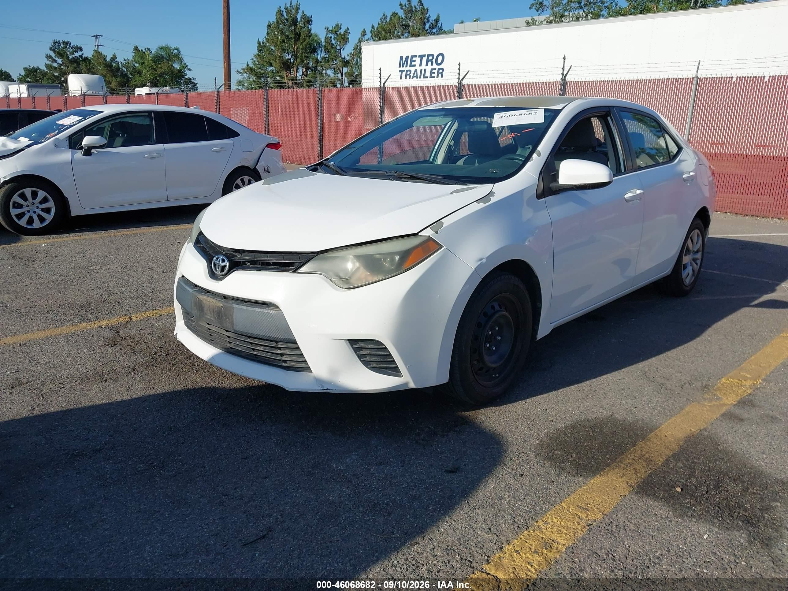 2014 Toyota Corolla Le White vin: 5YFBURHE1EP002189