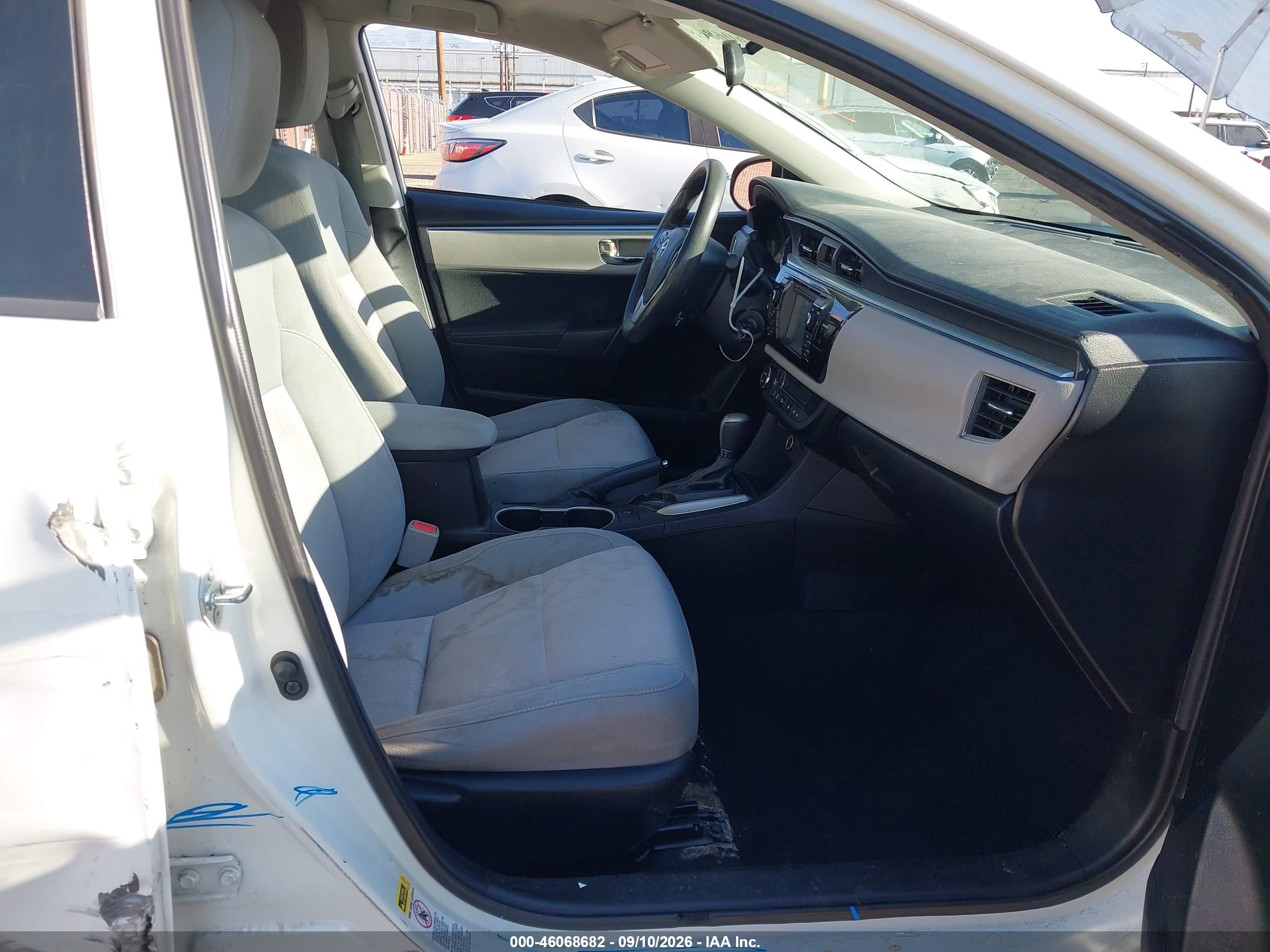 2014 Toyota Corolla Le White vin: 5YFBURHE1EP002189