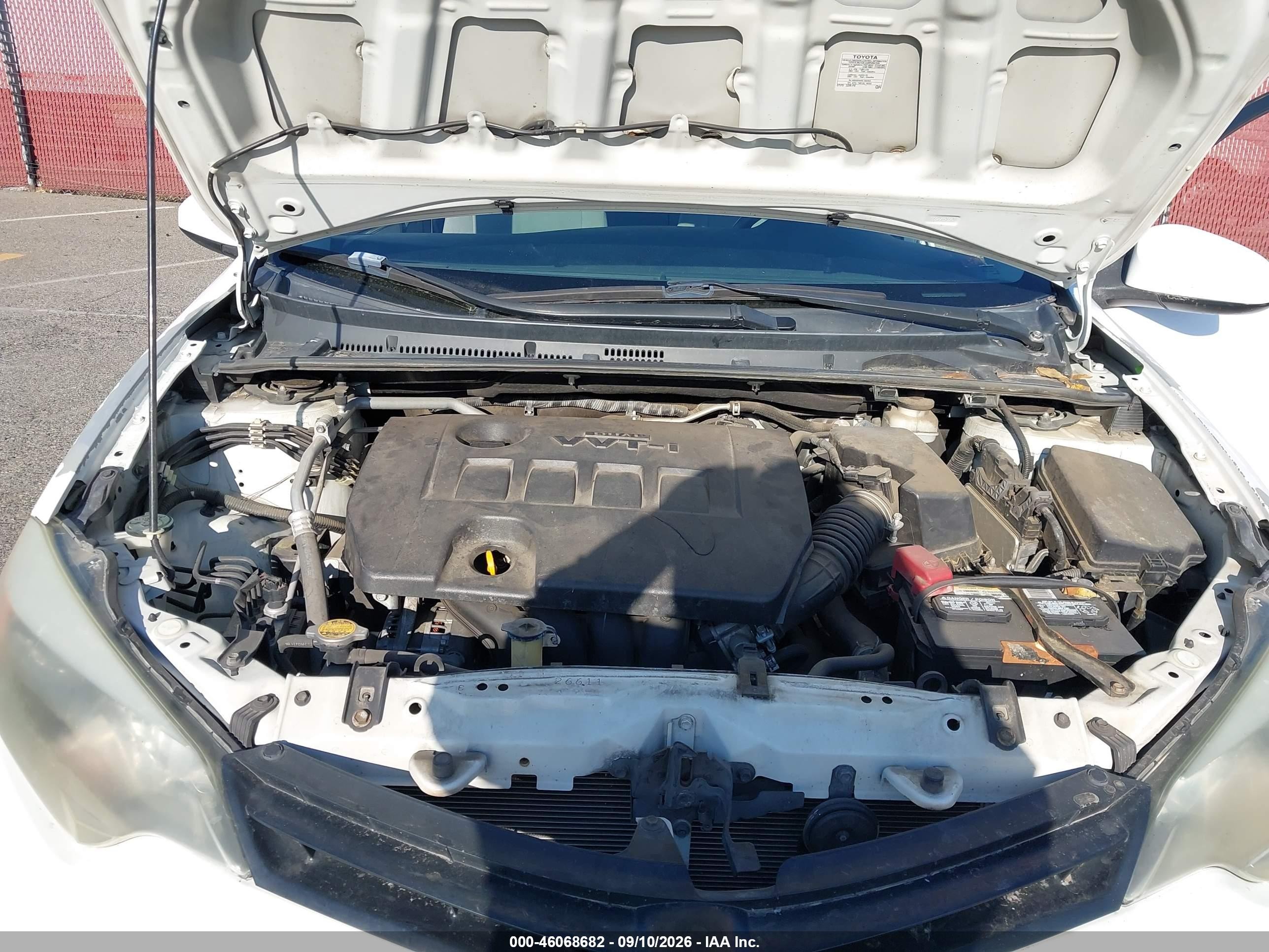 2014 Toyota Corolla Le White vin: 5YFBURHE1EP002189